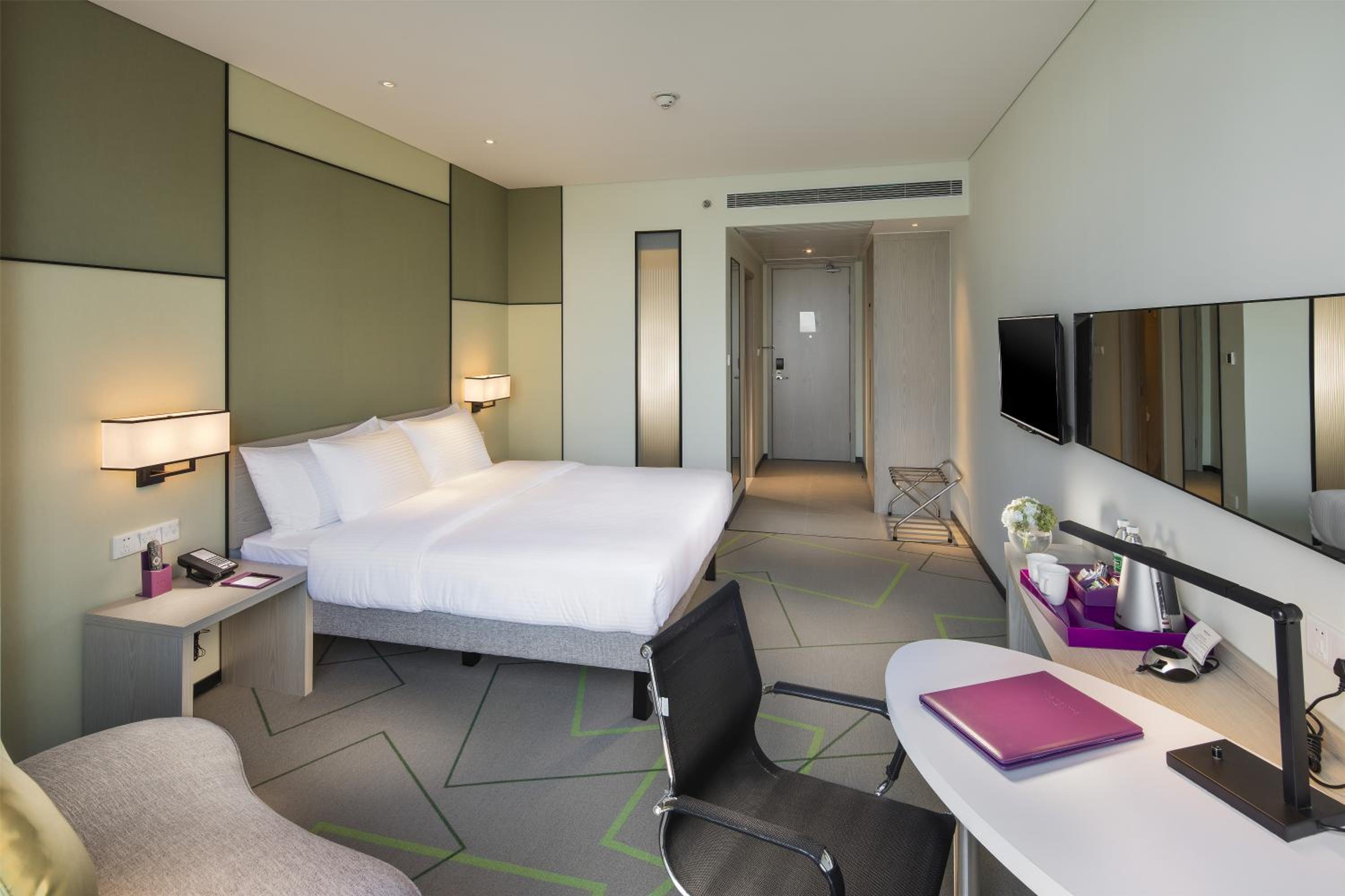 Superior King Room With Lake View