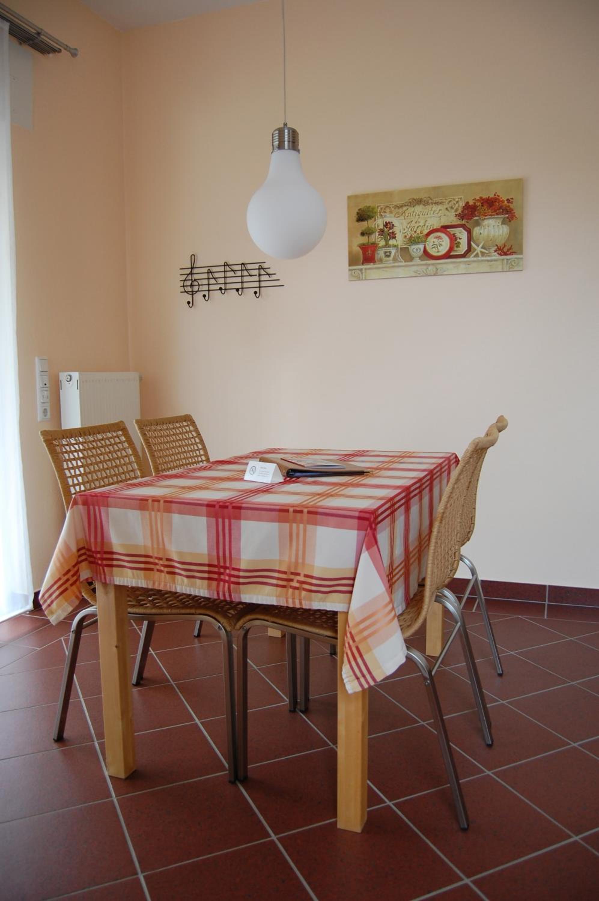 Apartment - Photo 11