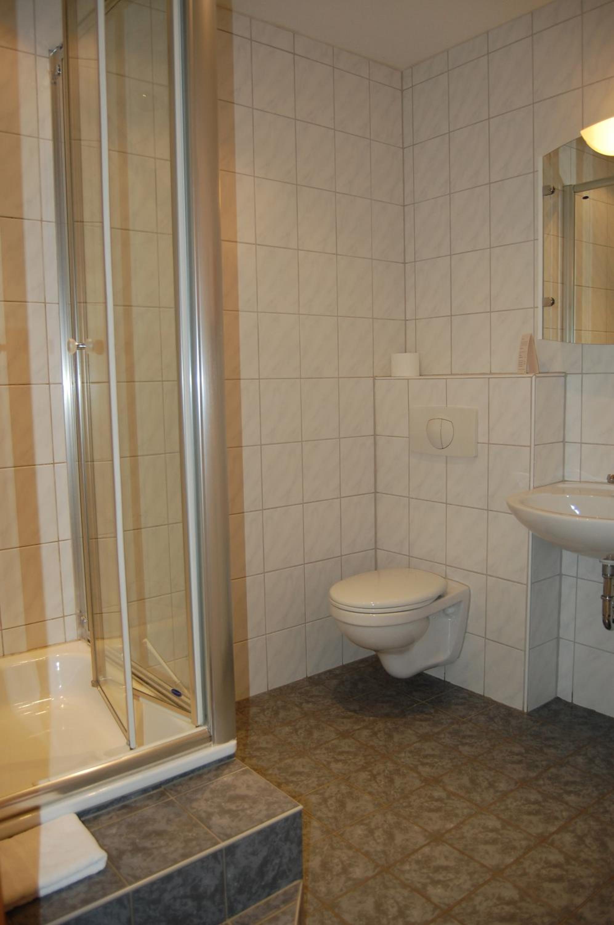Double or Twin Room - Photo 3