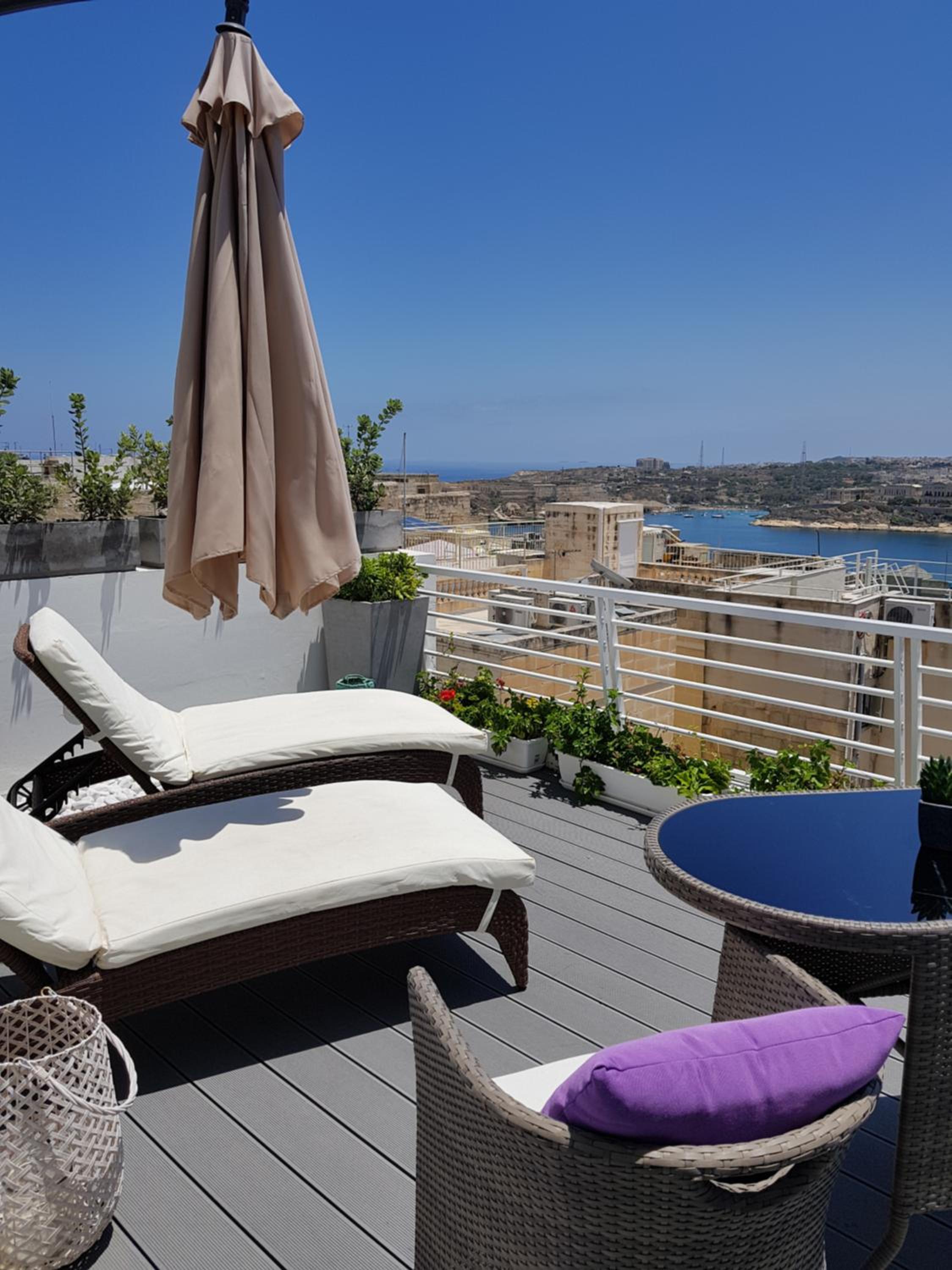 Deluxe Double Room with Balcony and Sea View