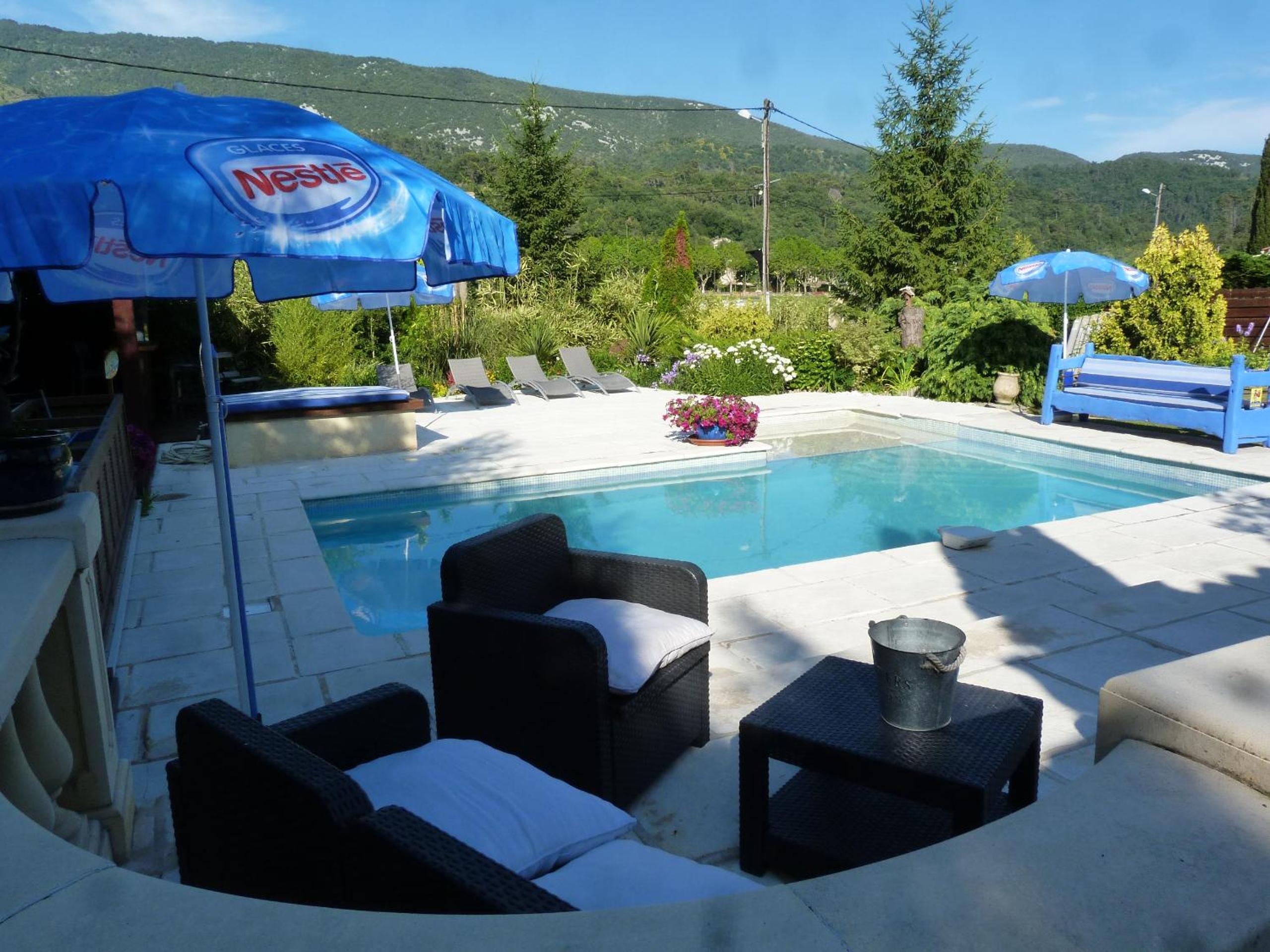 Double Room with Pool View - Photo 33