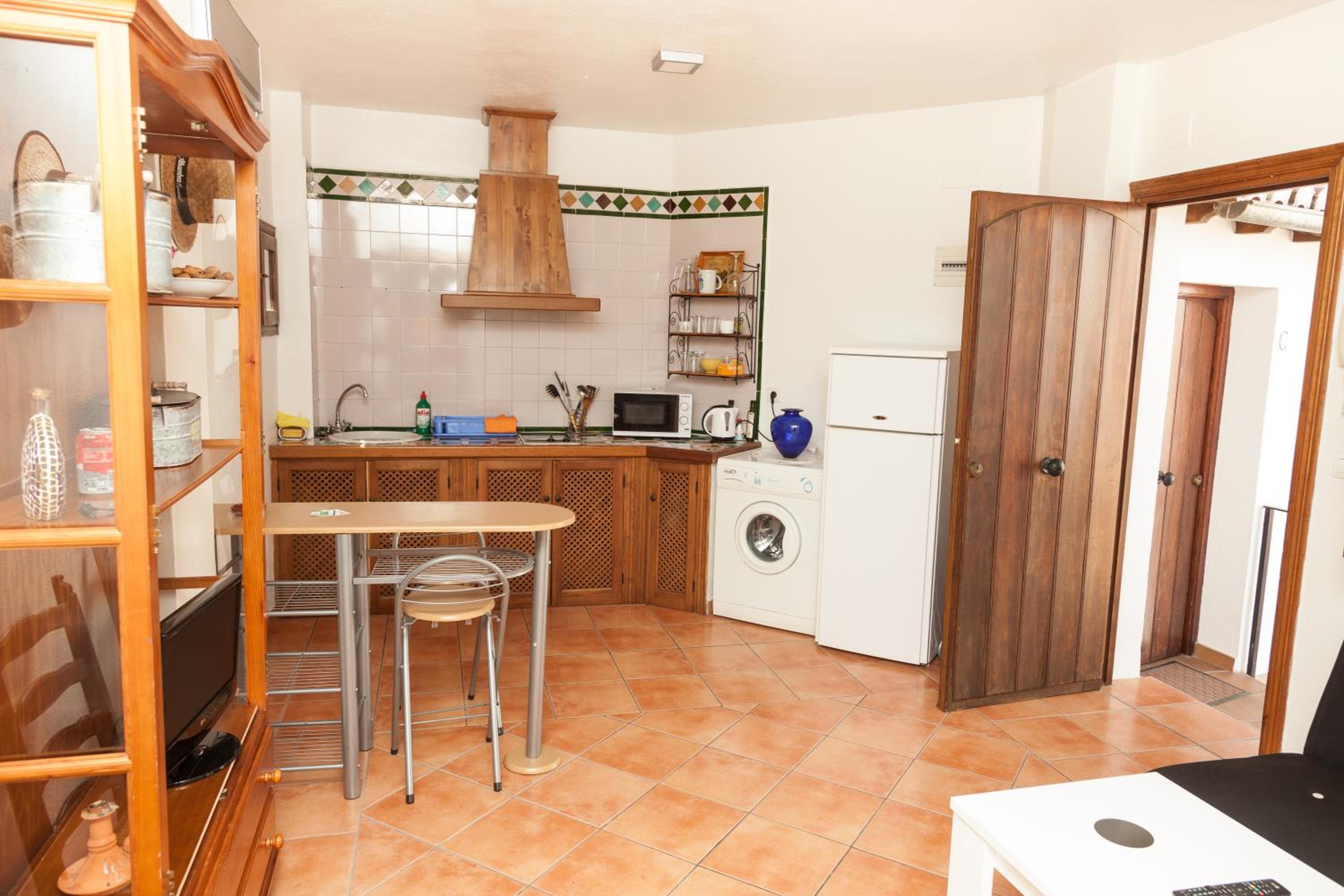 One-Bedroom Apartment - Photo 5
