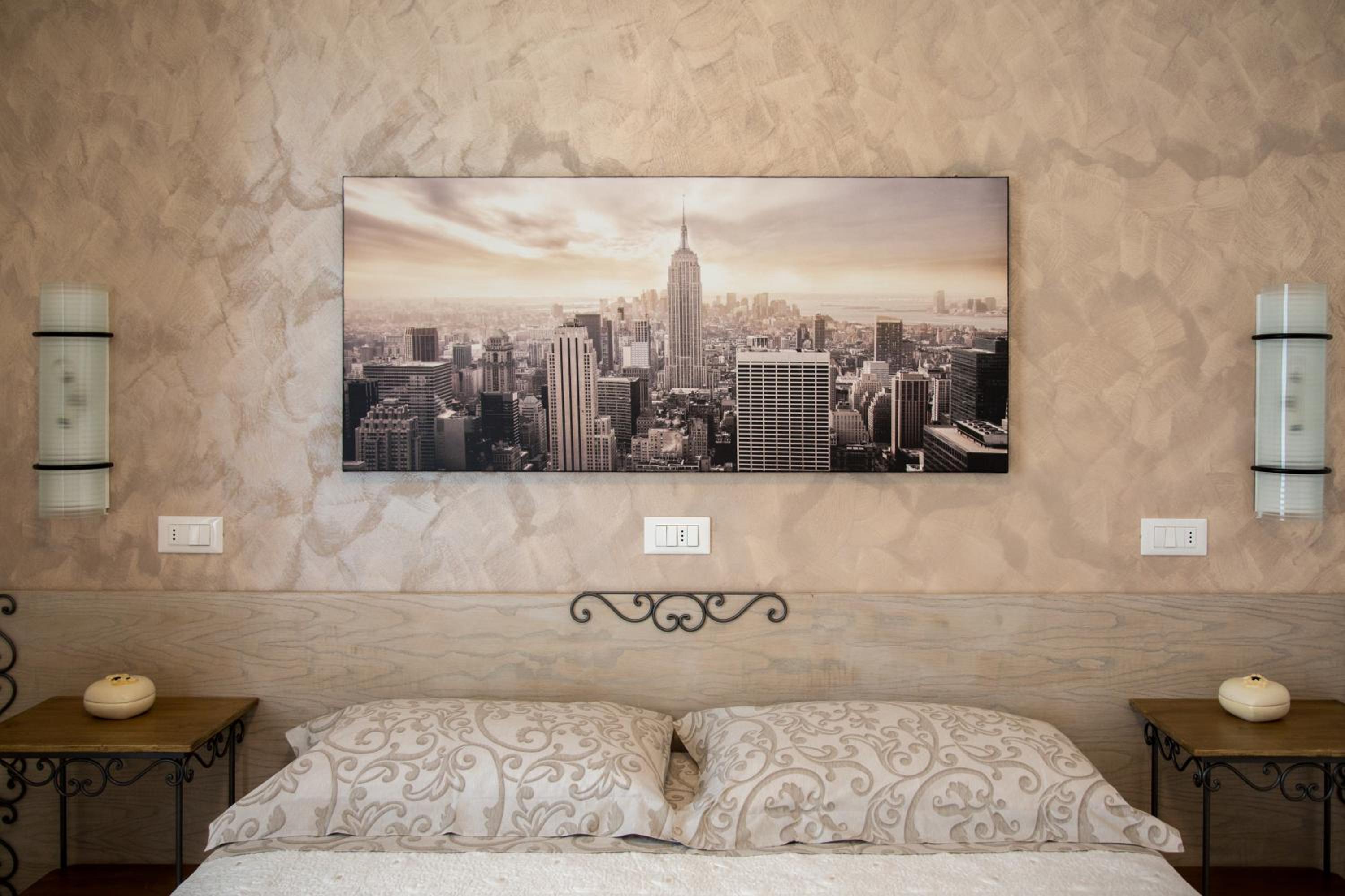 Deluxe King Room photo 2