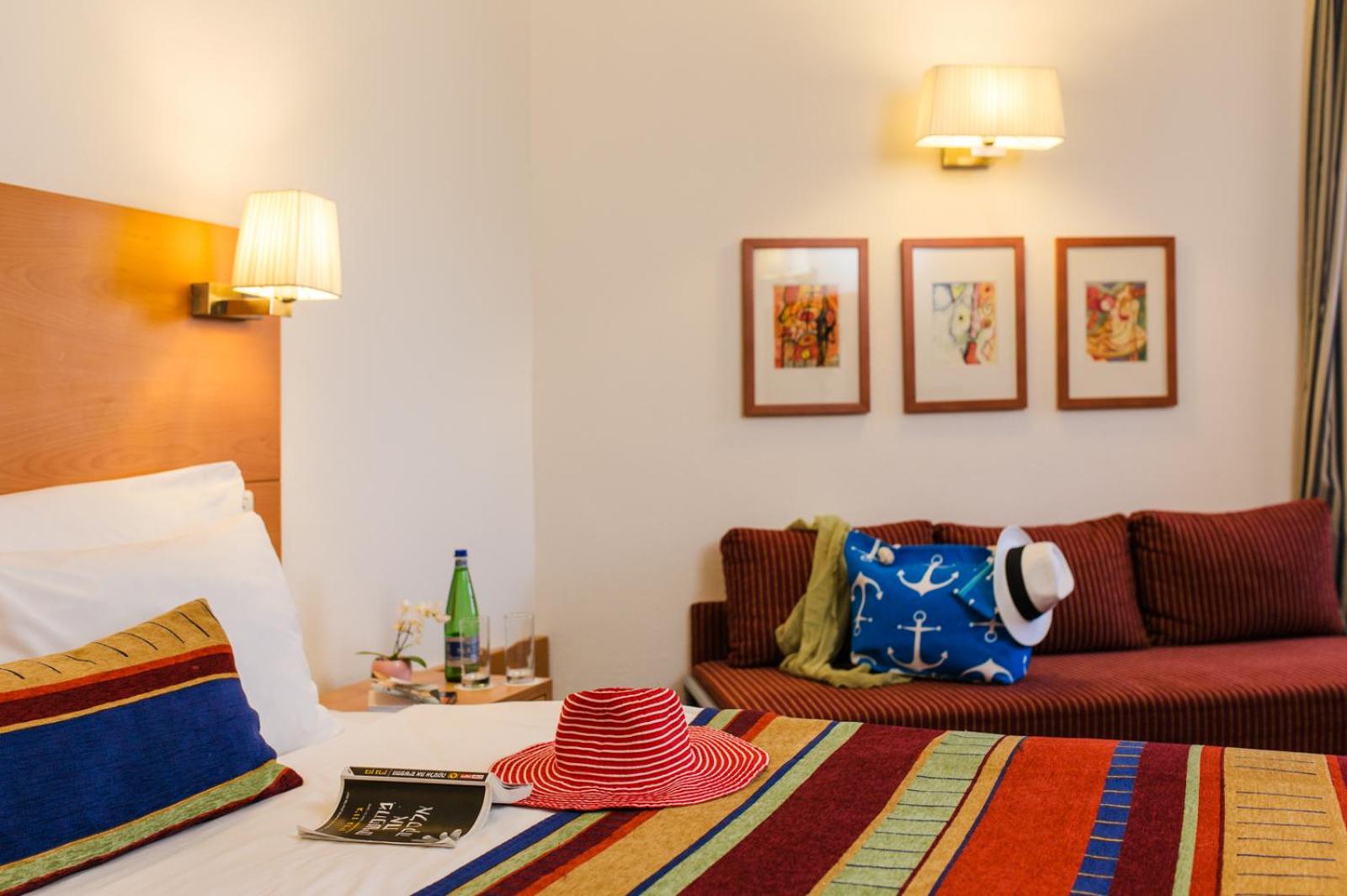 Double or Twin Room with Sea View - Photo 2