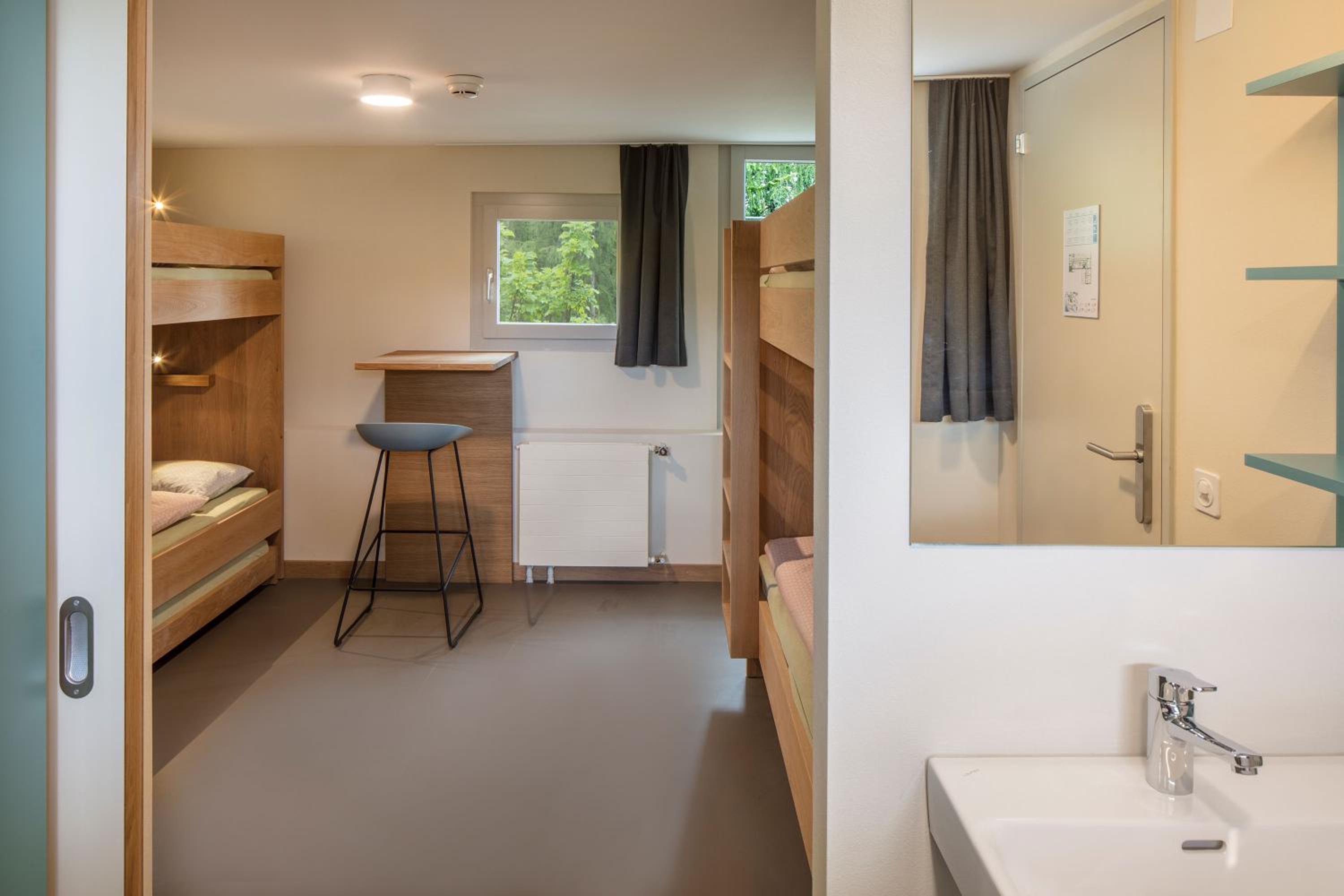 Quadruple Room with Shared Bathroom photo 2