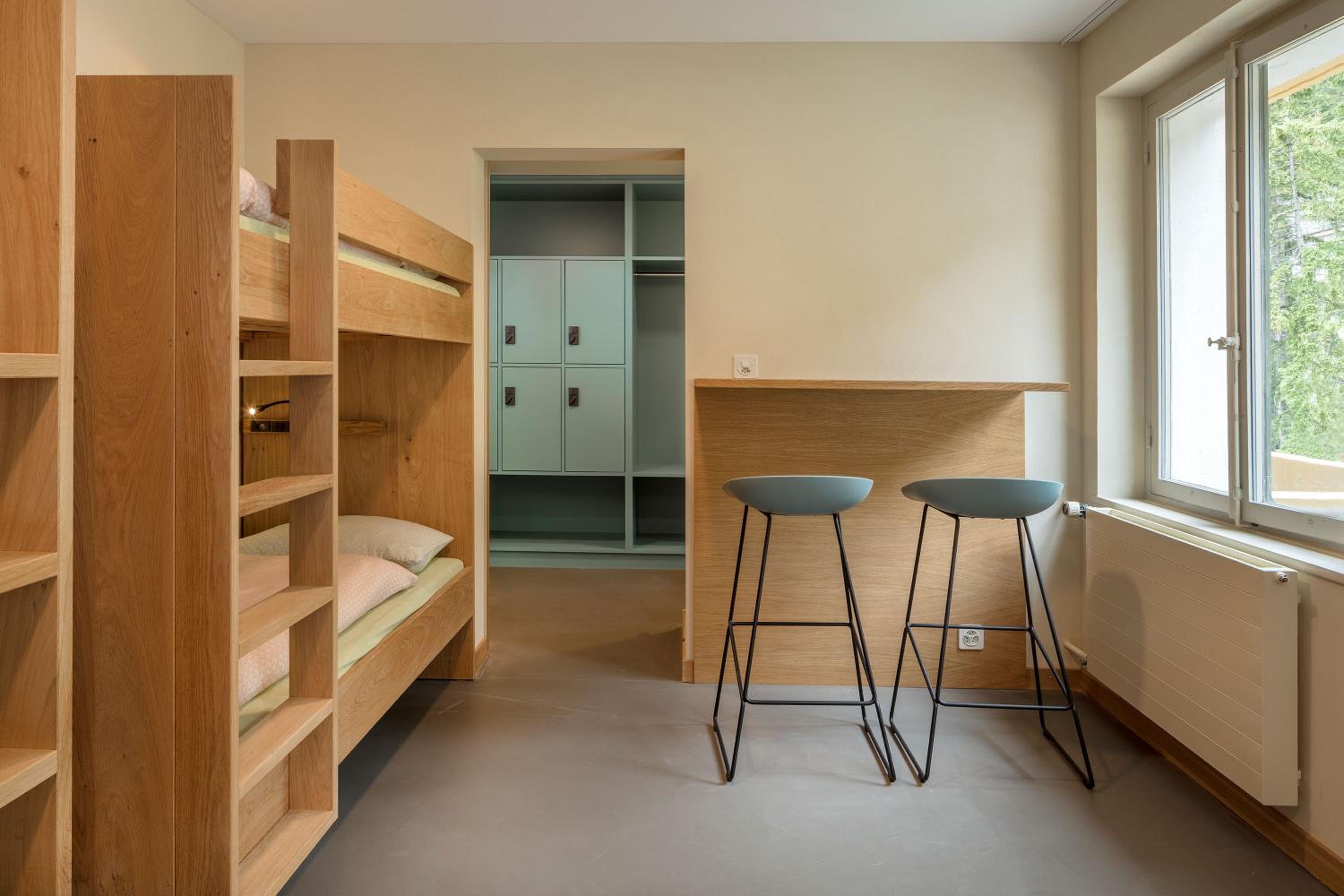 Bed in 6-Bed Mixed Dormitory Room with Shared Bathroom photo 2