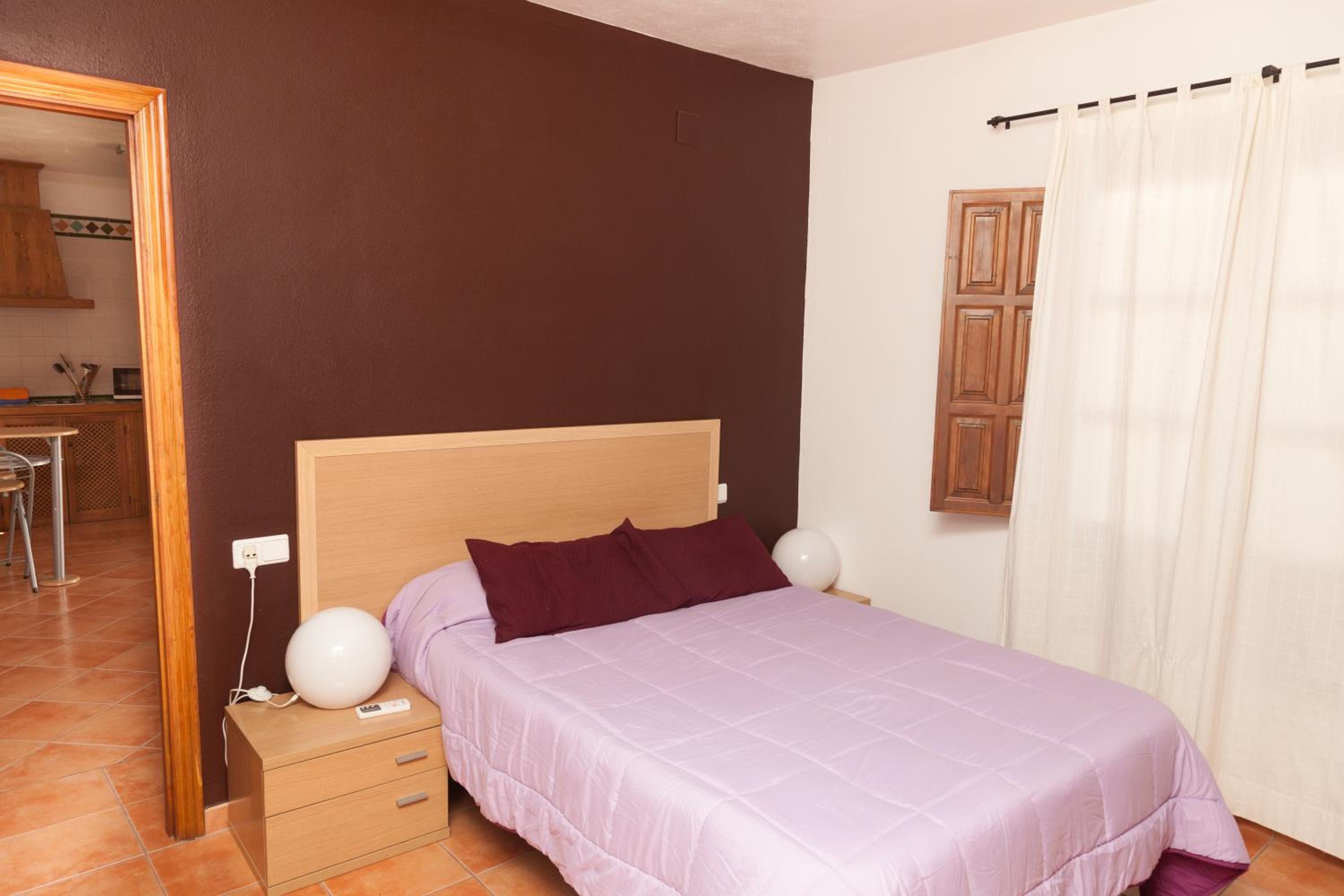 One-Bedroom Apartment - Photo 6