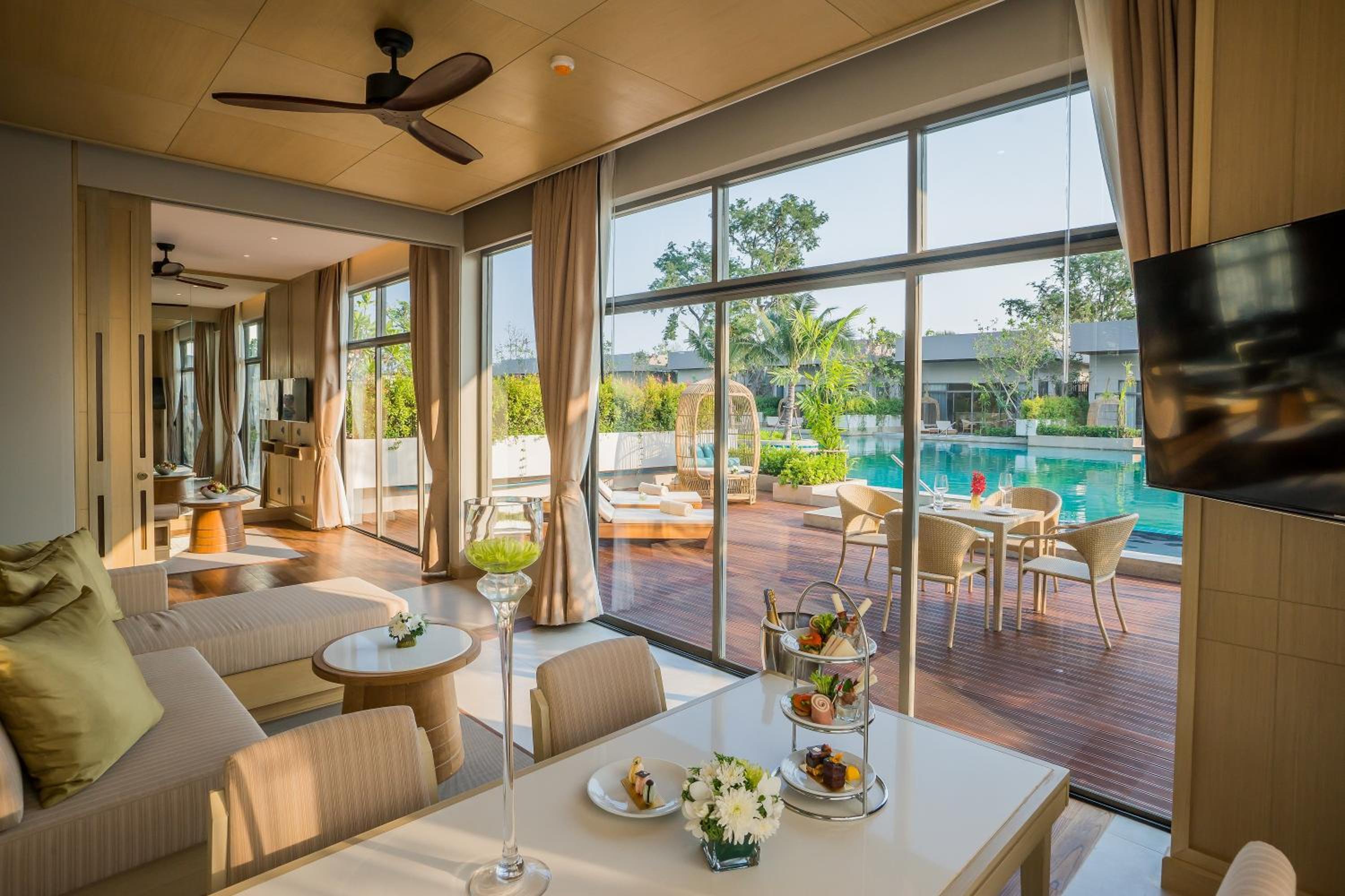 Villa de dos dormitorios con piscina en la laguna y acceso al Club Lounge AVANI