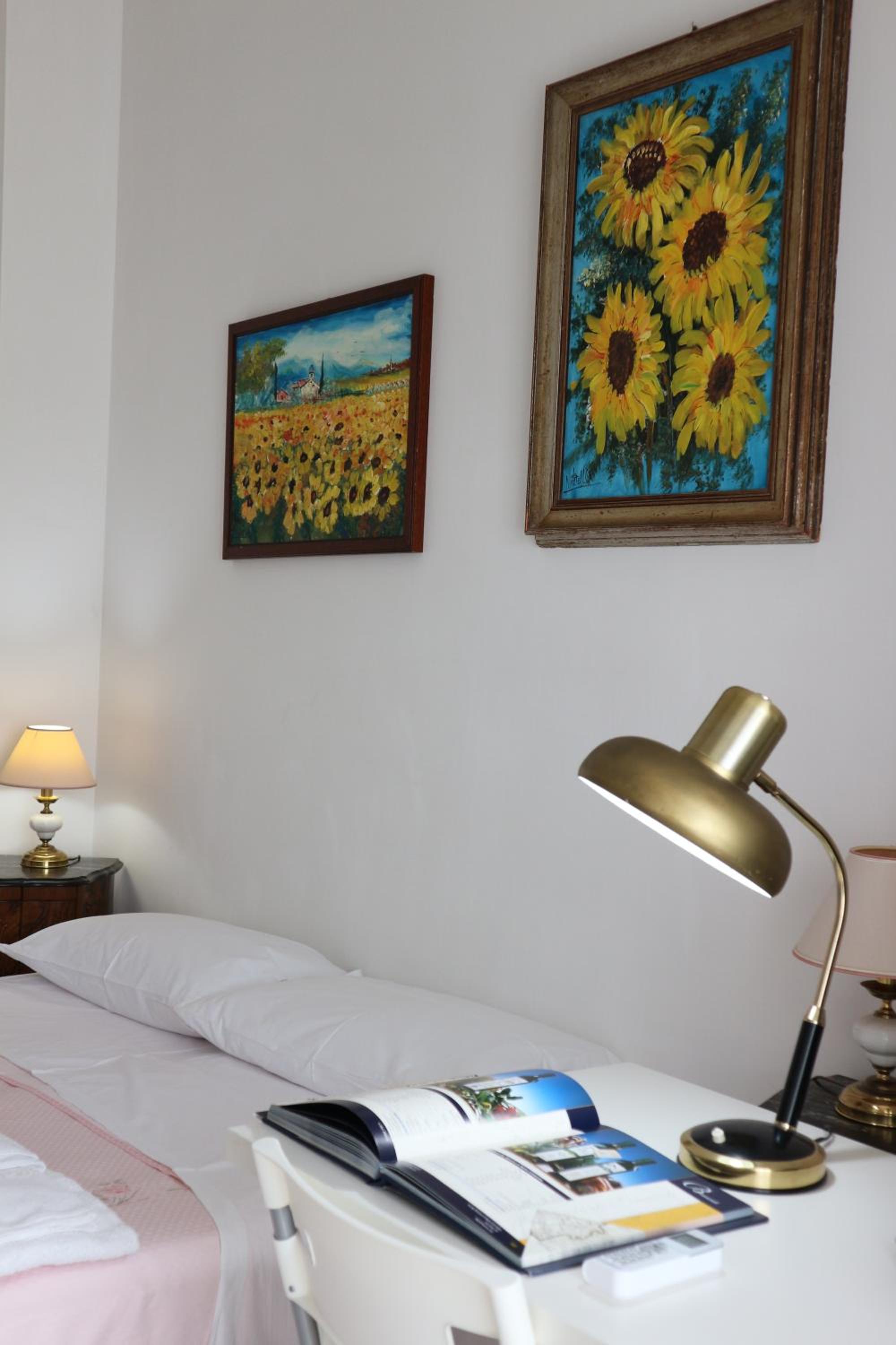 Double or Twin Room with Bathroom photo 1