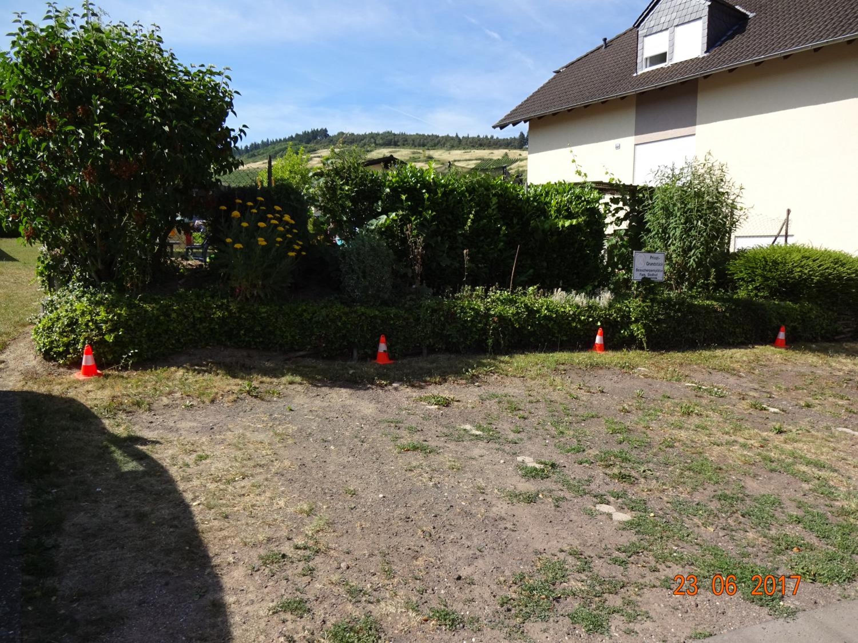 Apartment with Small Balcony  photo 3