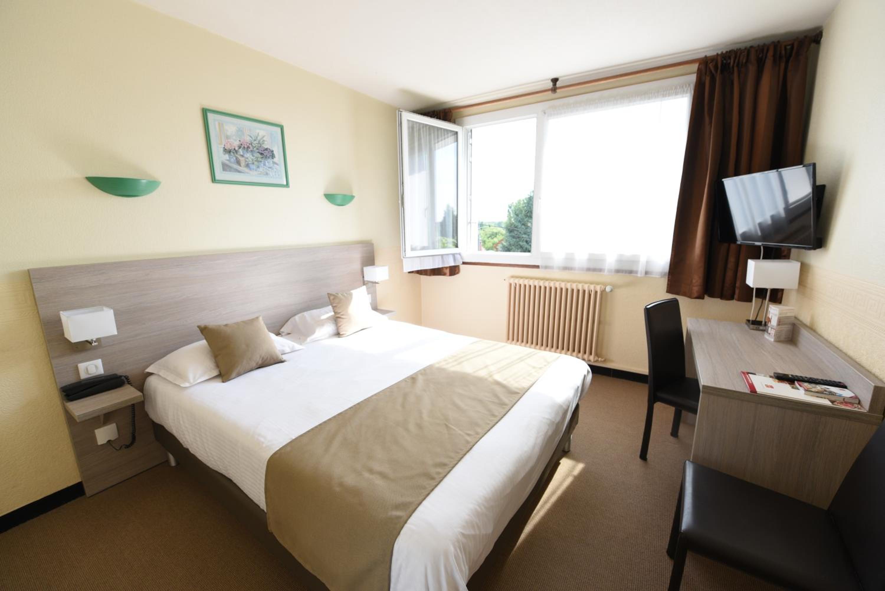 Classic Double Room with Shower photo 2