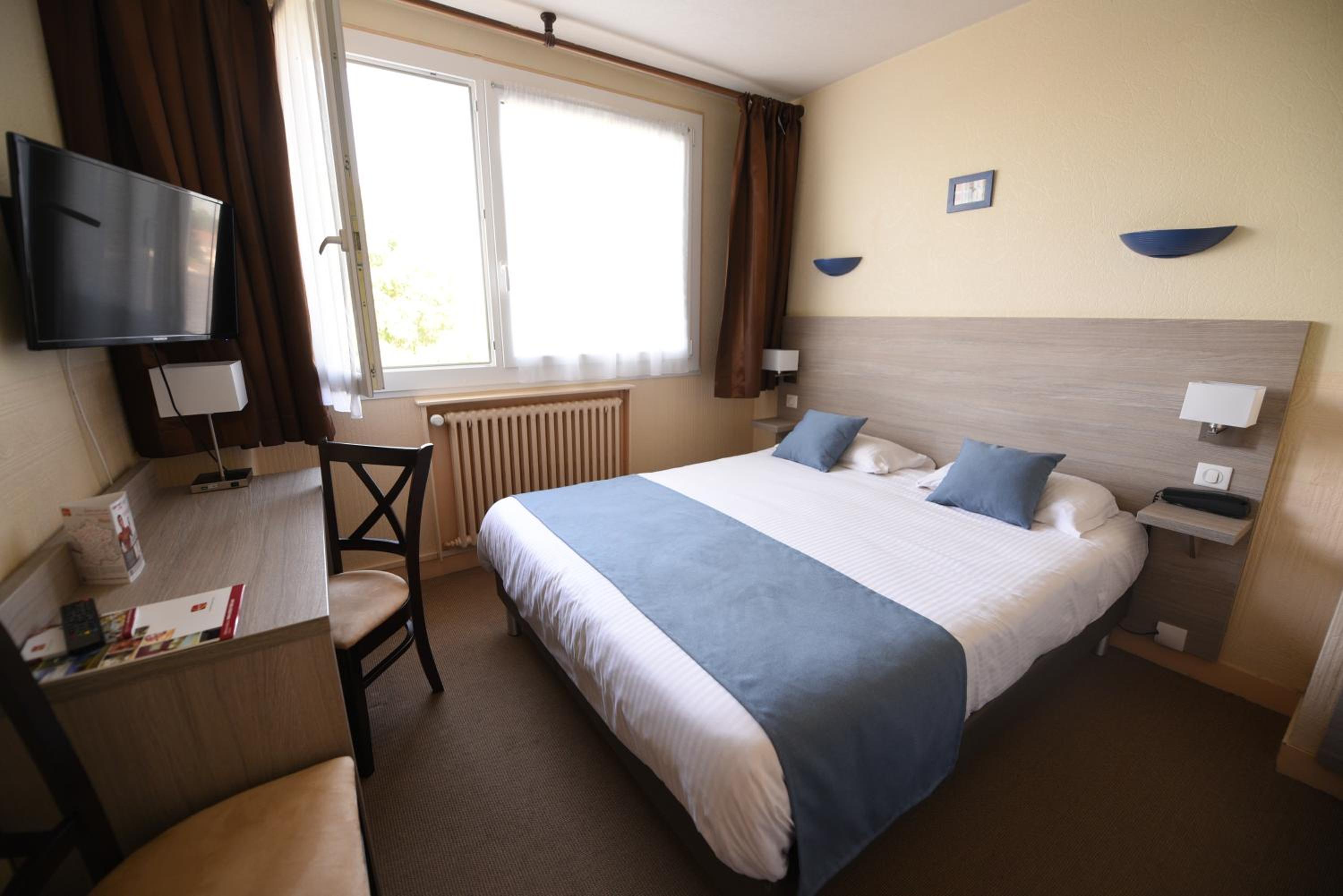 Classic Double Room with Shower photo 3