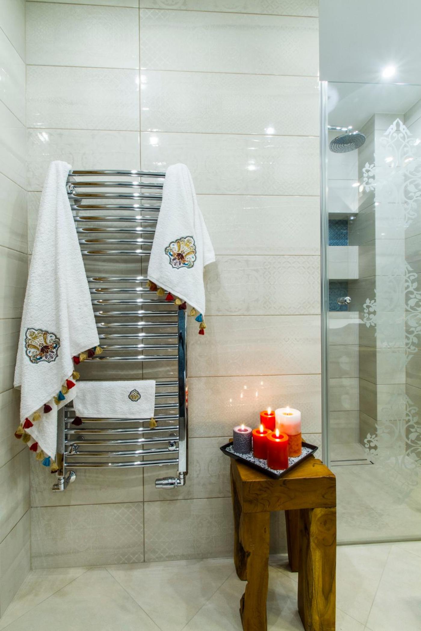 Two-Bedroom Apartment - Photo 91
