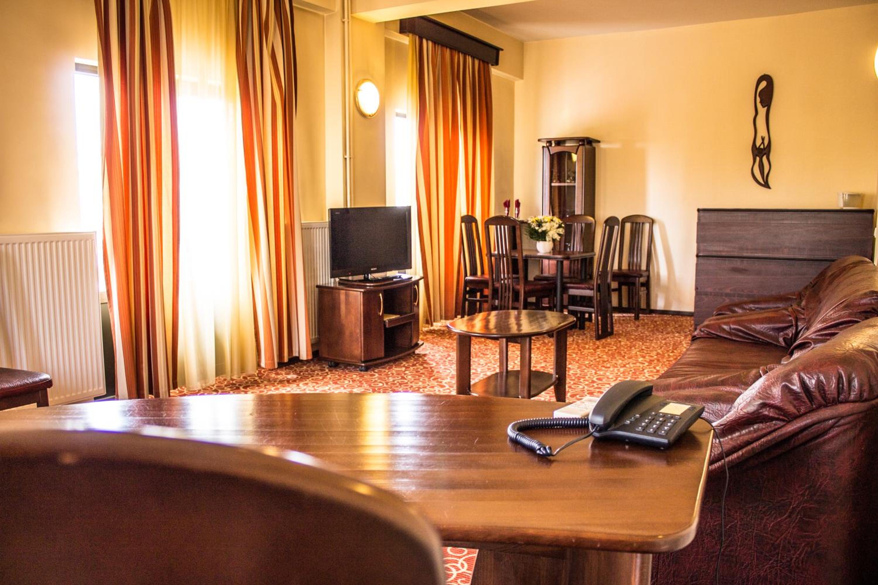 Apartment - Photo 2
