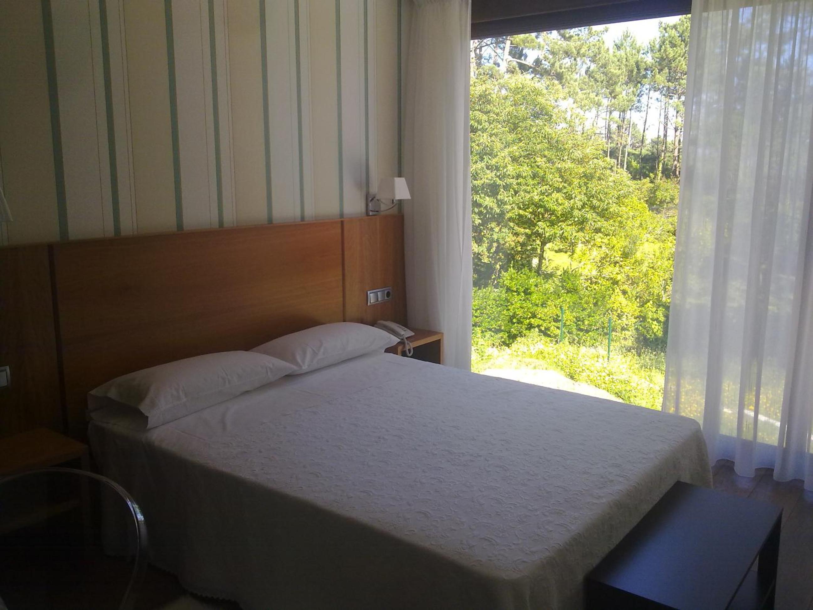 Double or Twin Room with Sea View - Photo 4