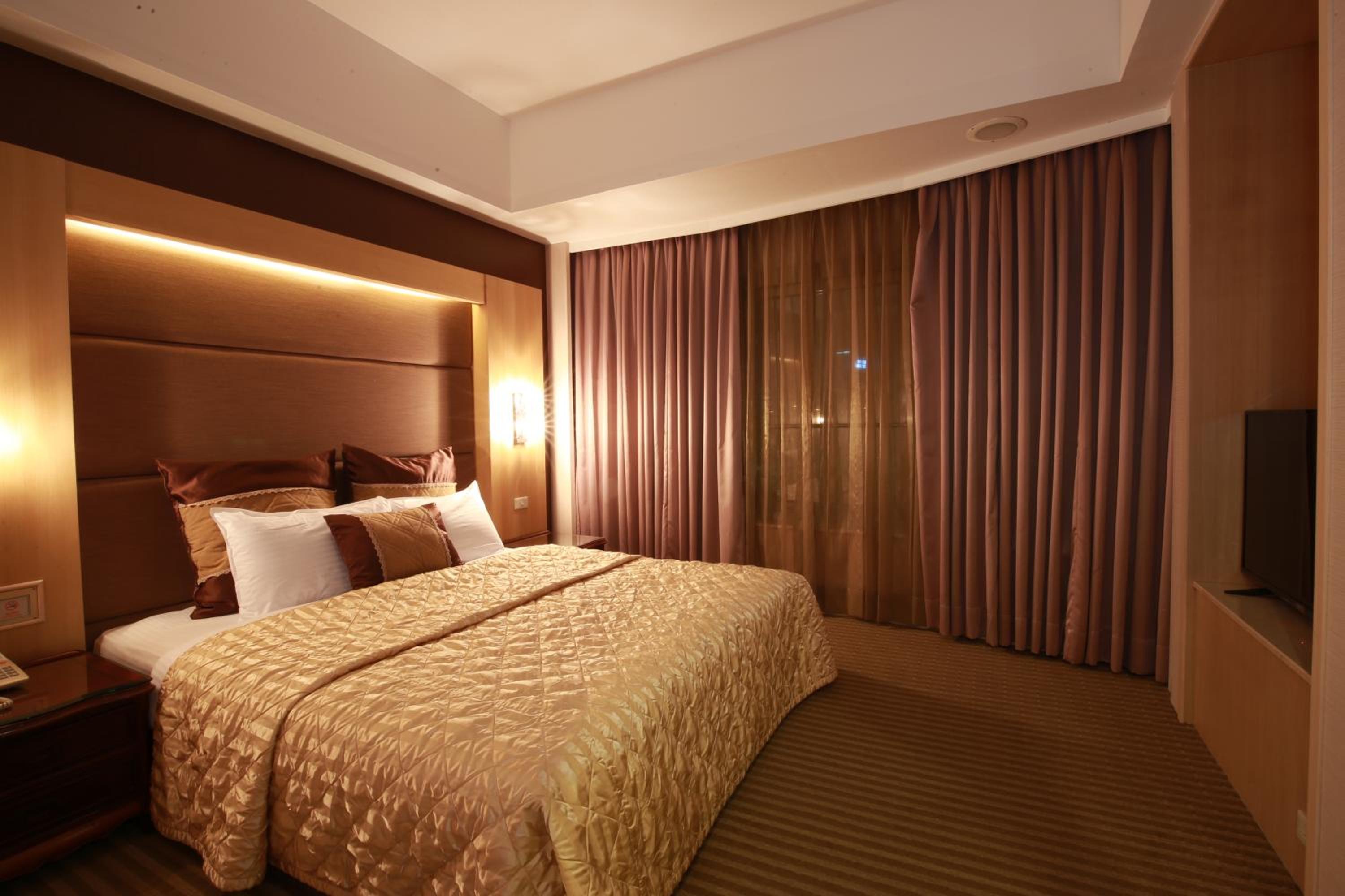Luxury Suite photo 2