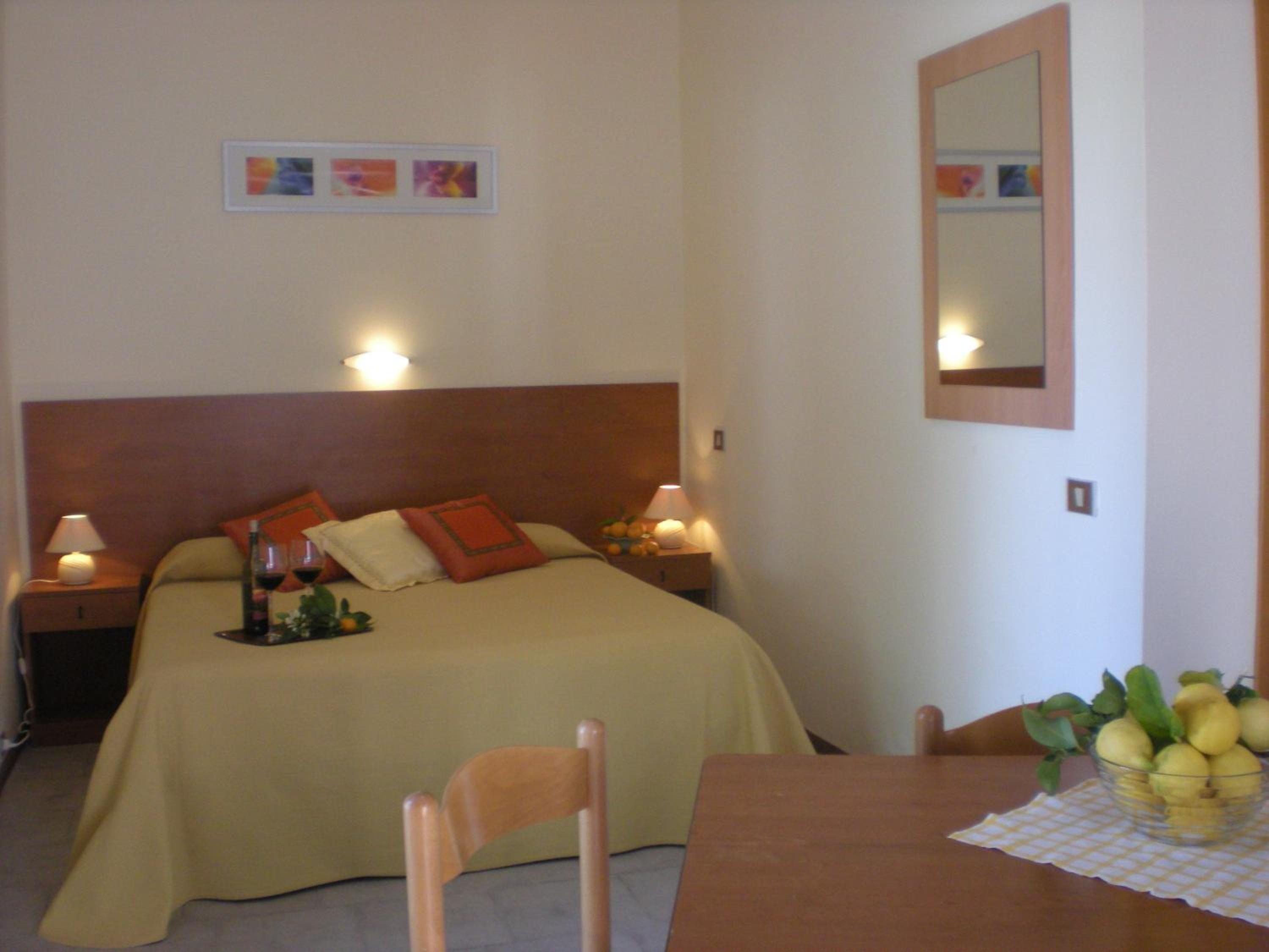 Studio (2 Adults) - Photo 1