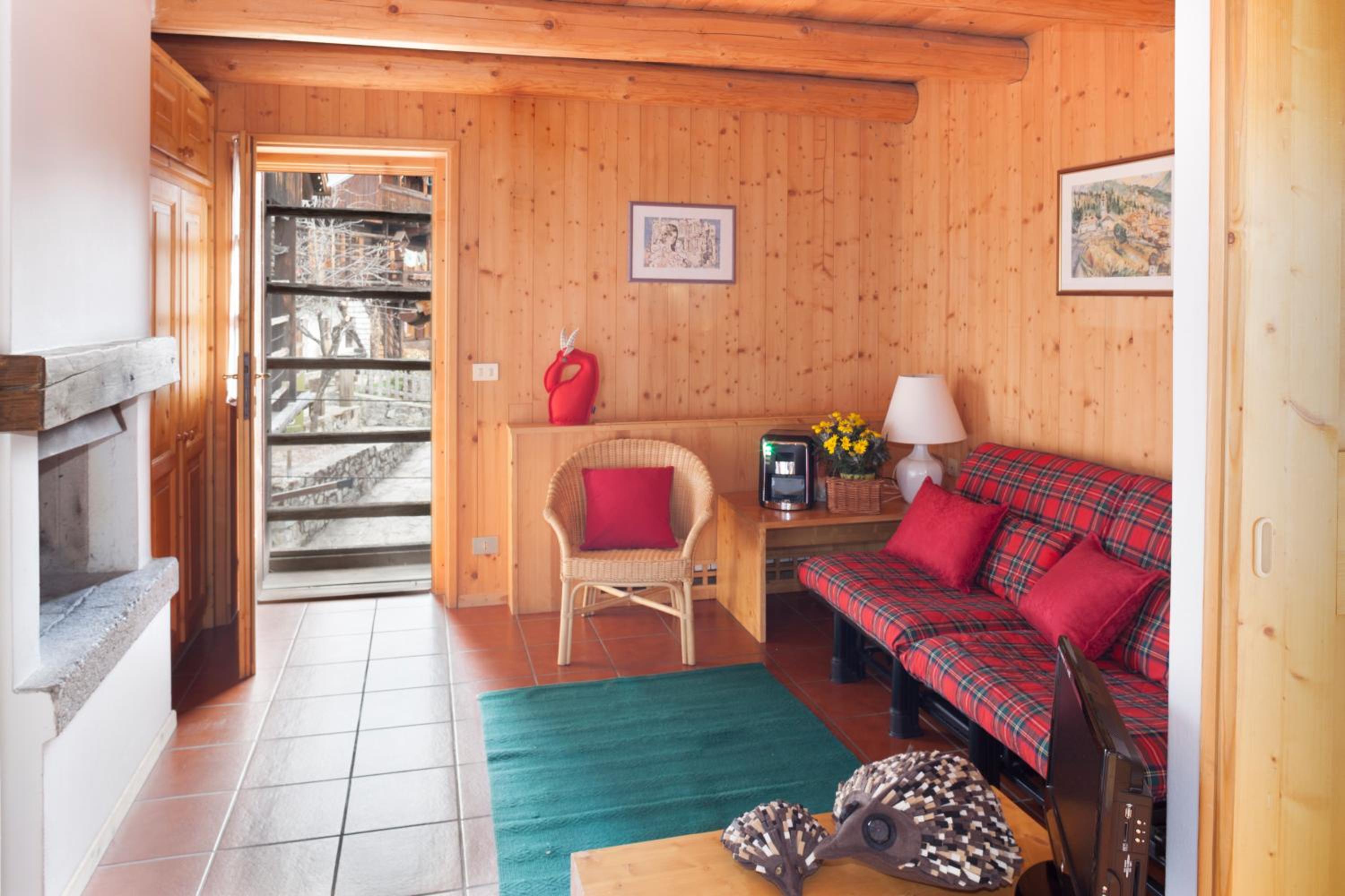 Family Room (2 Adults + 2 Children) with mezzanine