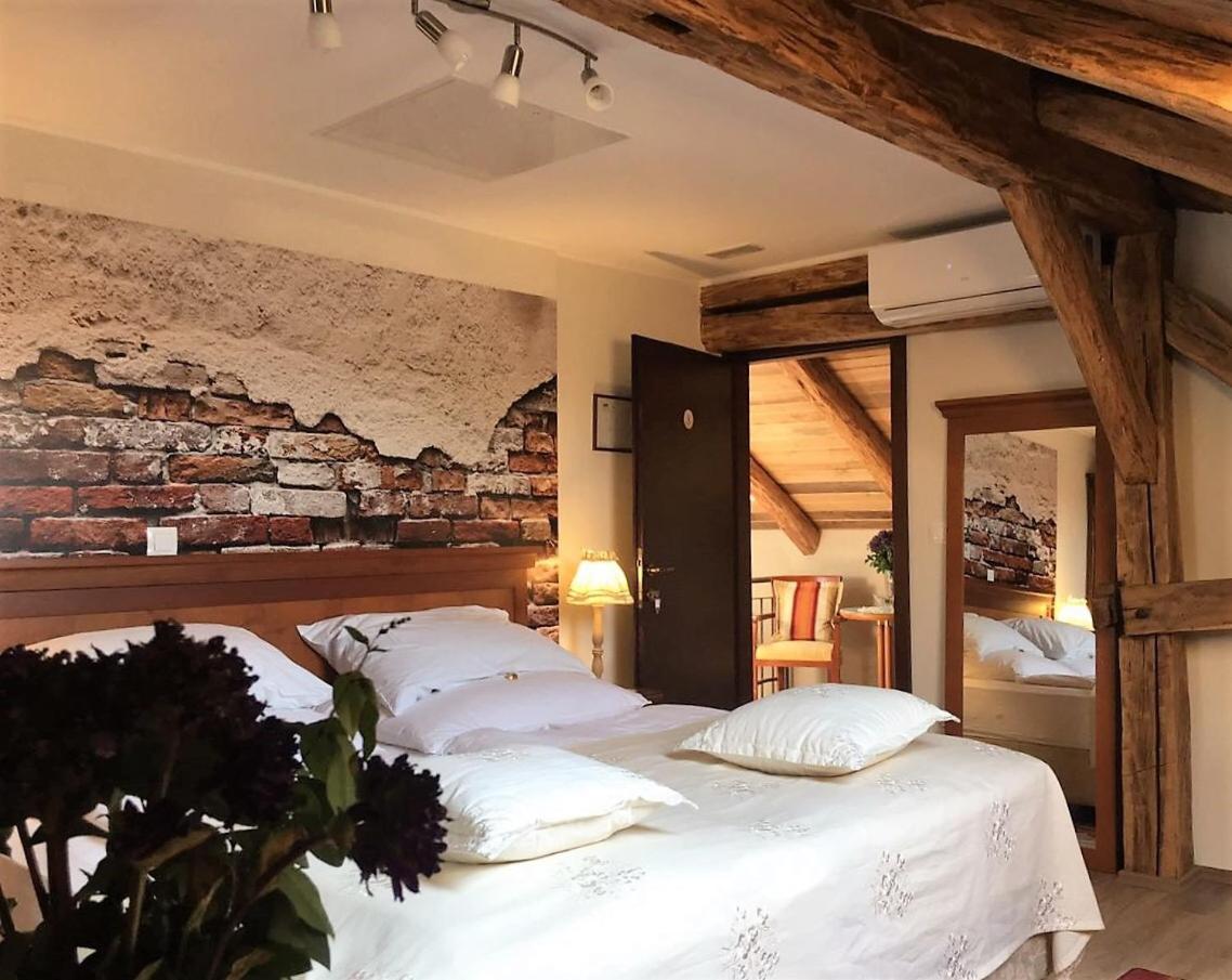 Double Room with Private Bathroom photo 2