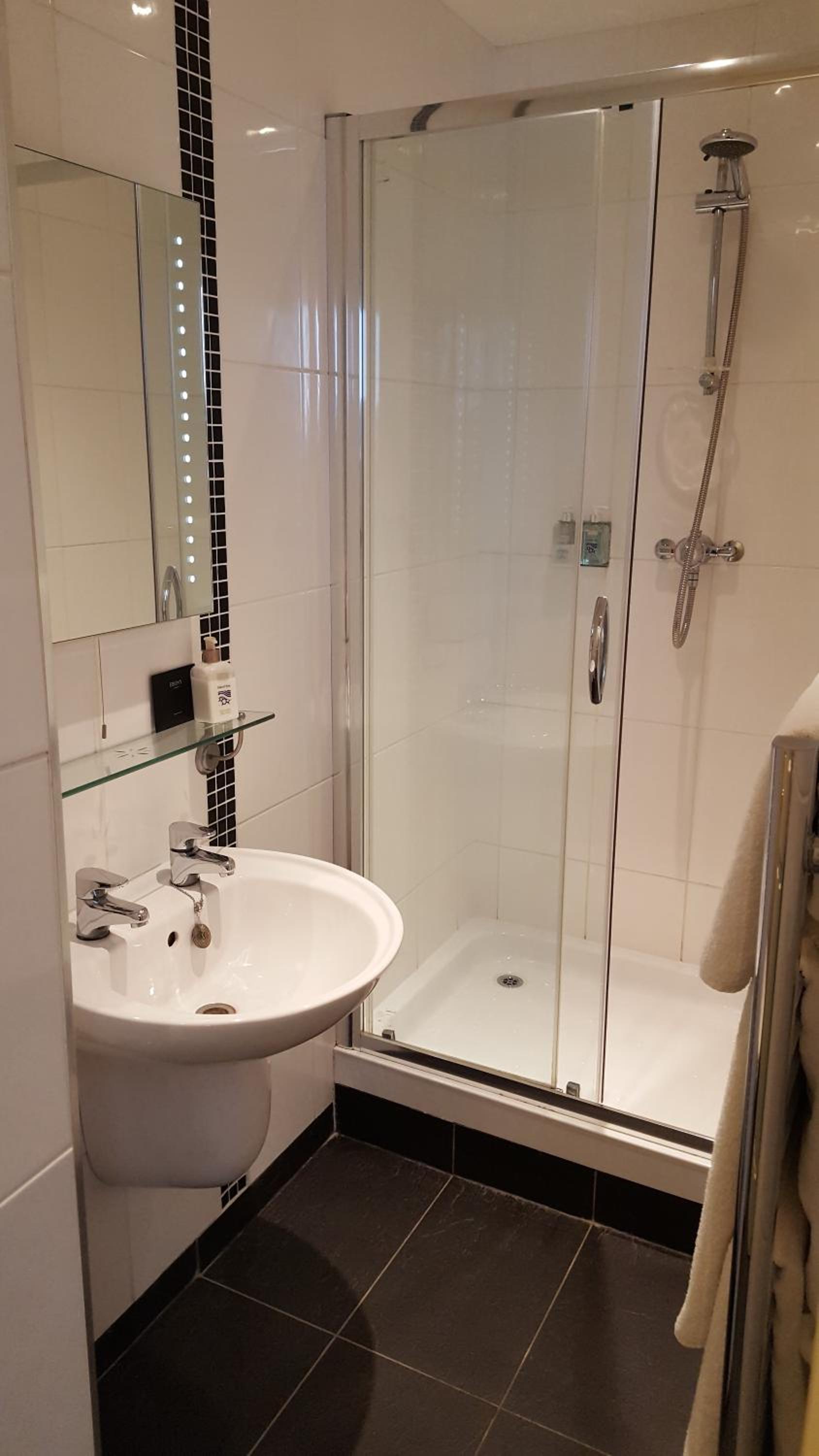 Economy Double Room photo 2