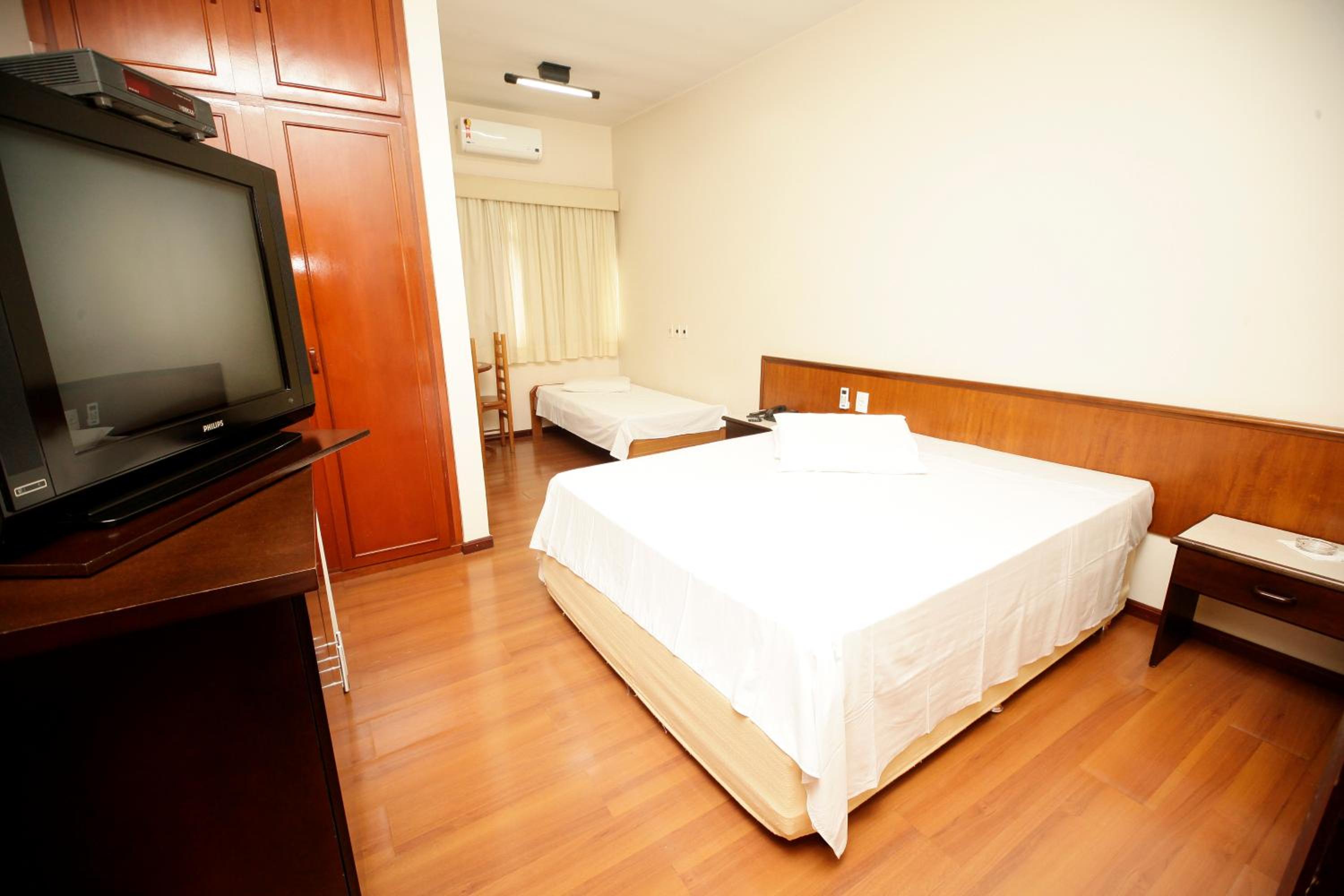 Double or Twin Room photo 3