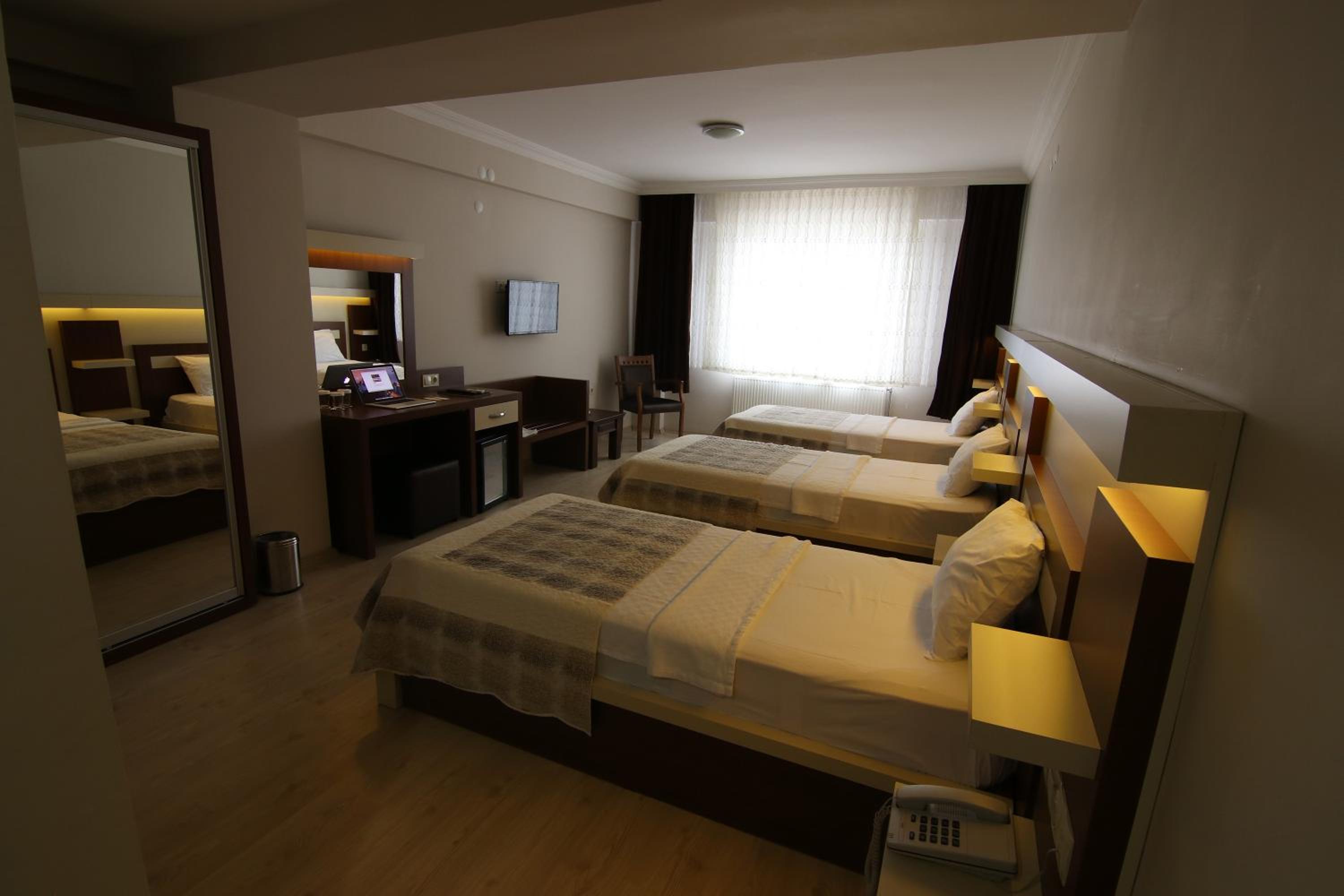 Classic Triple Room photo 2