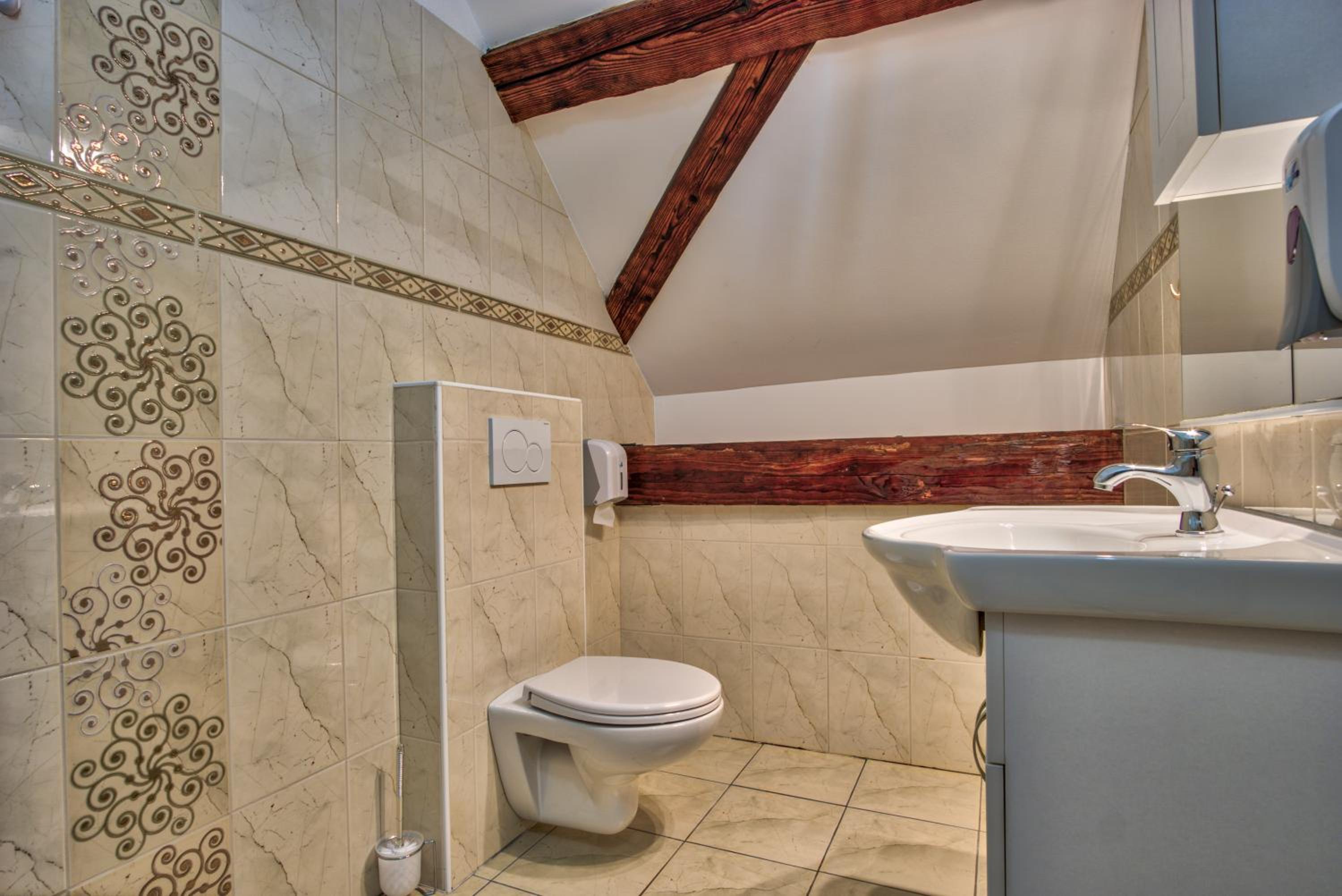 Suite - Photo 5