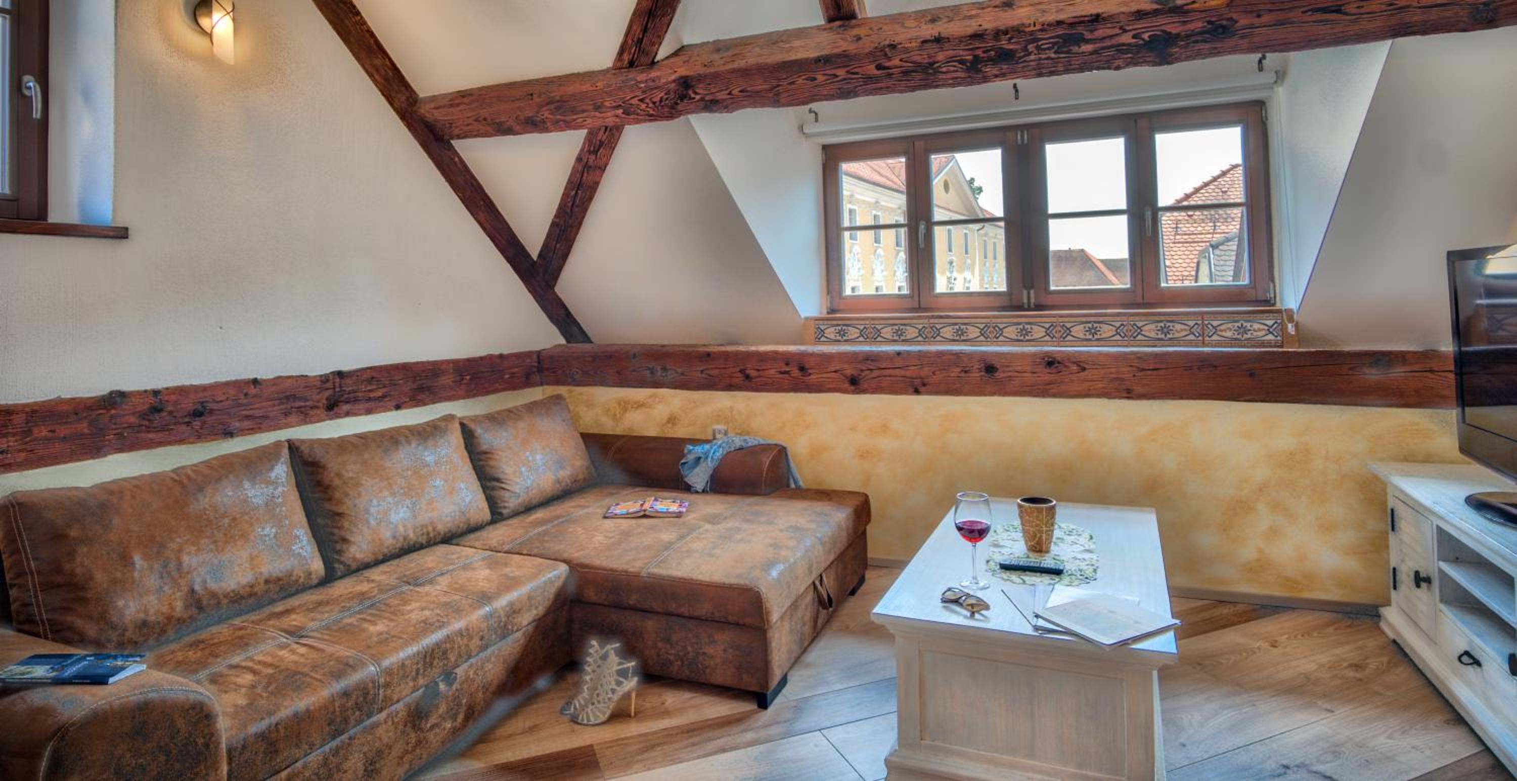 Suite - Photo 2