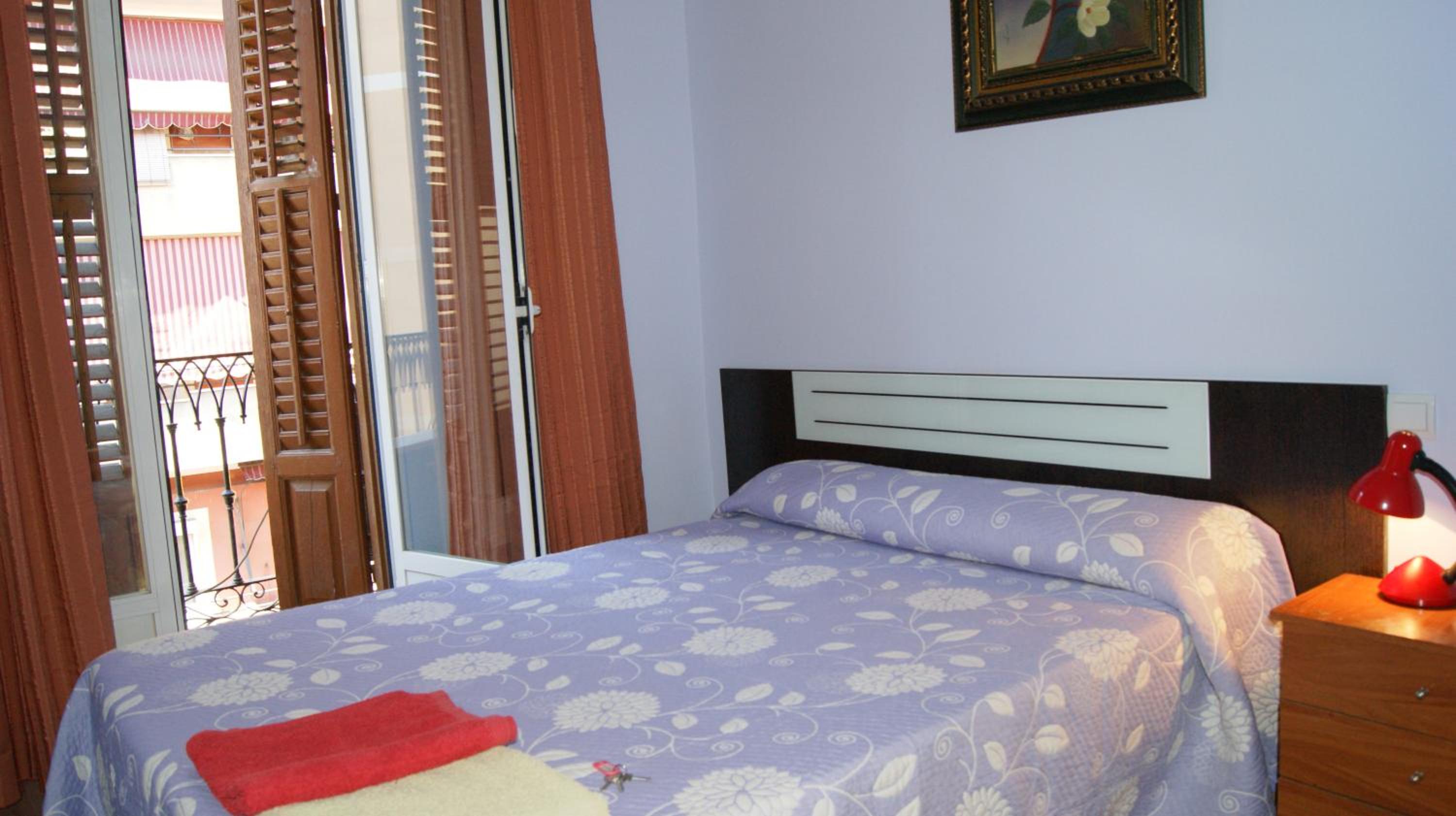 Double Room with Private Bathroom - Photo 6