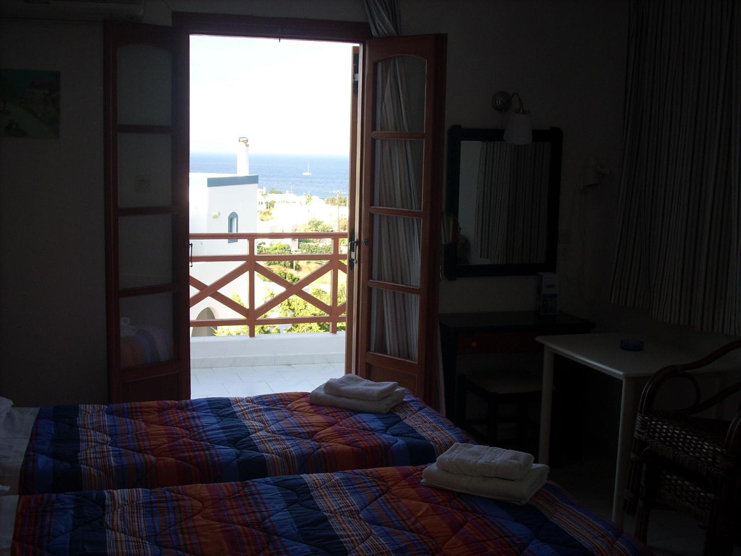Double or Twin Room photo 2