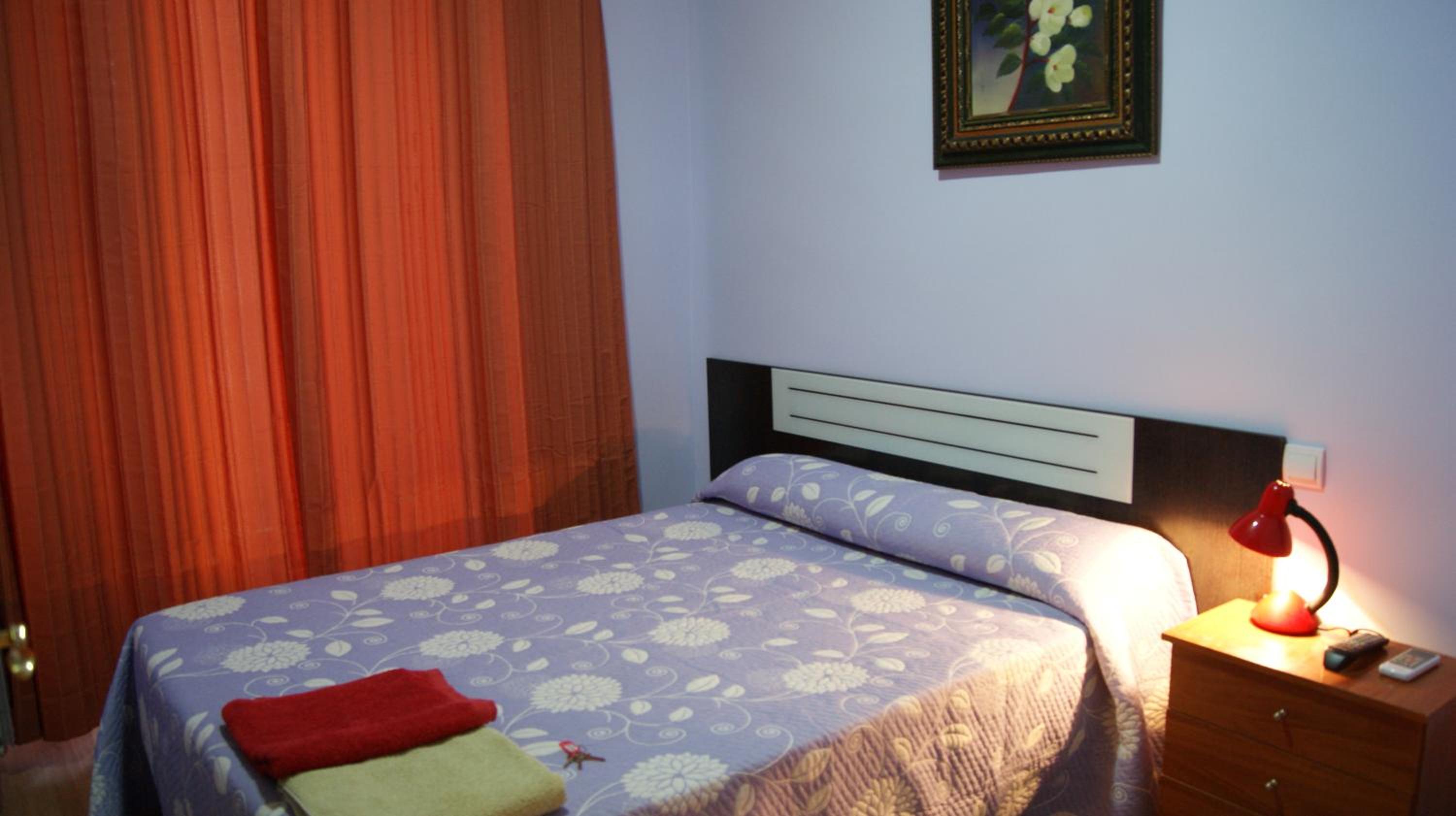 Double Room with Private Bathroom - Photo 8