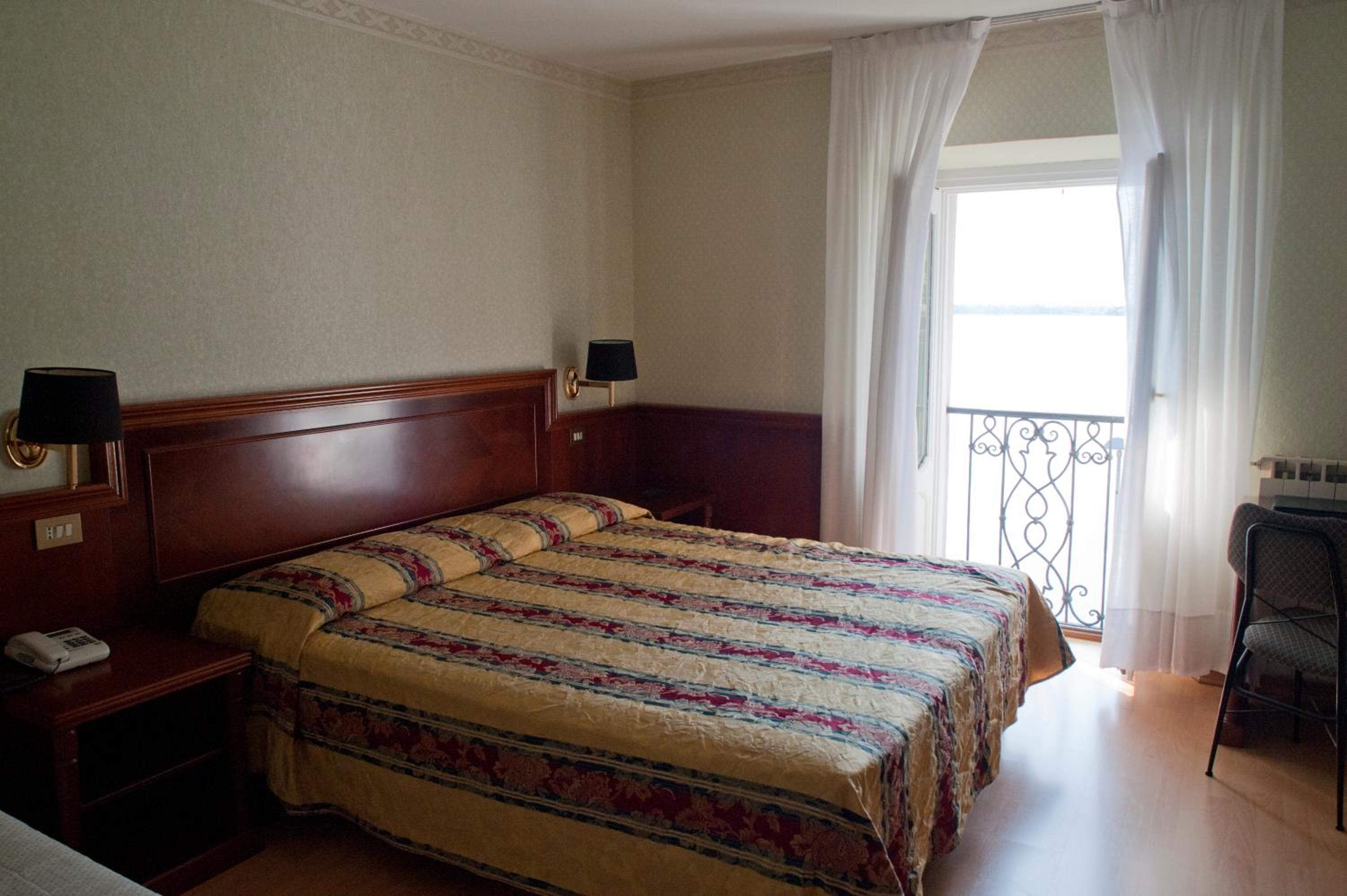 Double or Twin Room - Photo 5