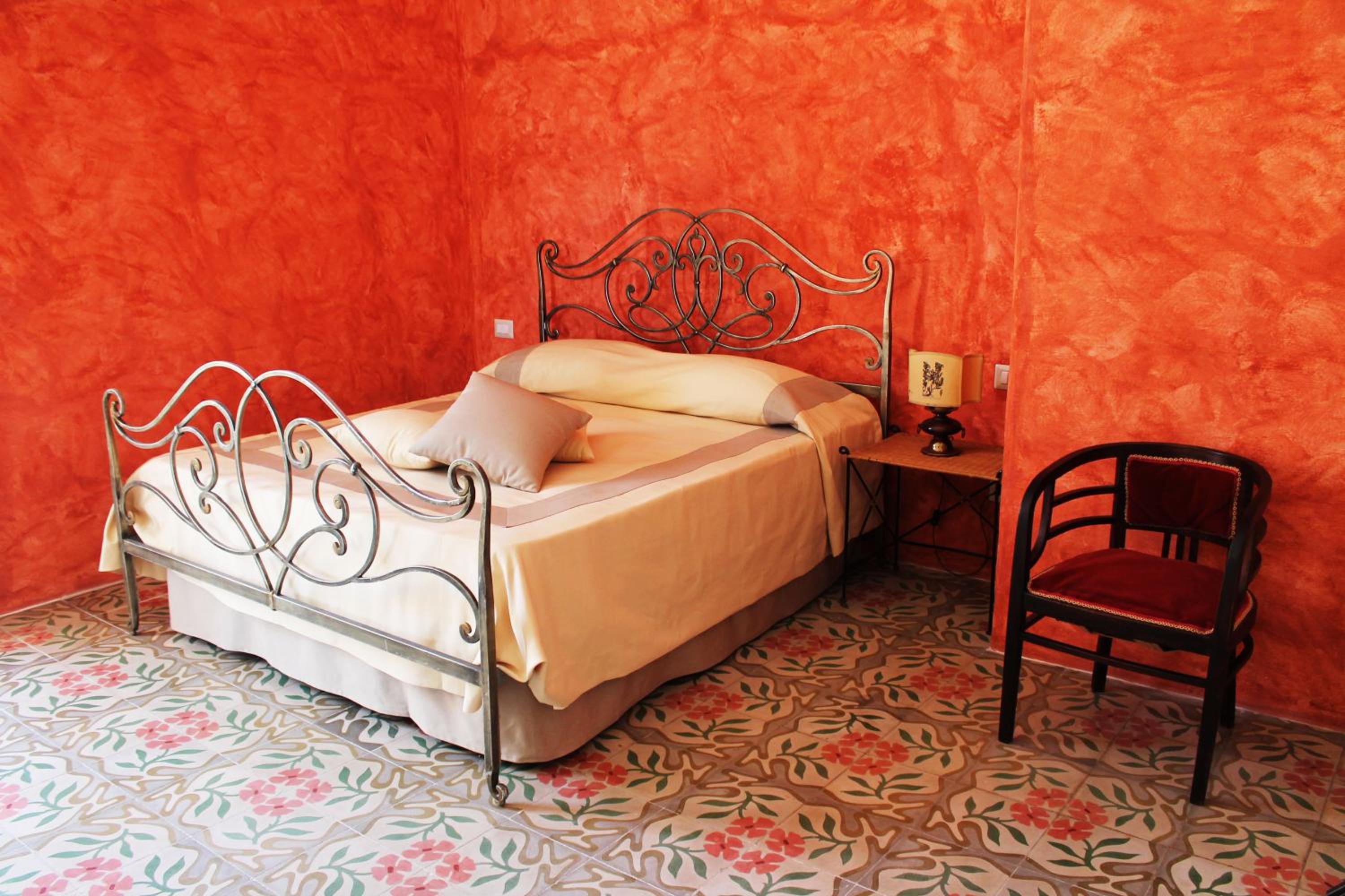 Deluxe Double Room with Balcony photo 1