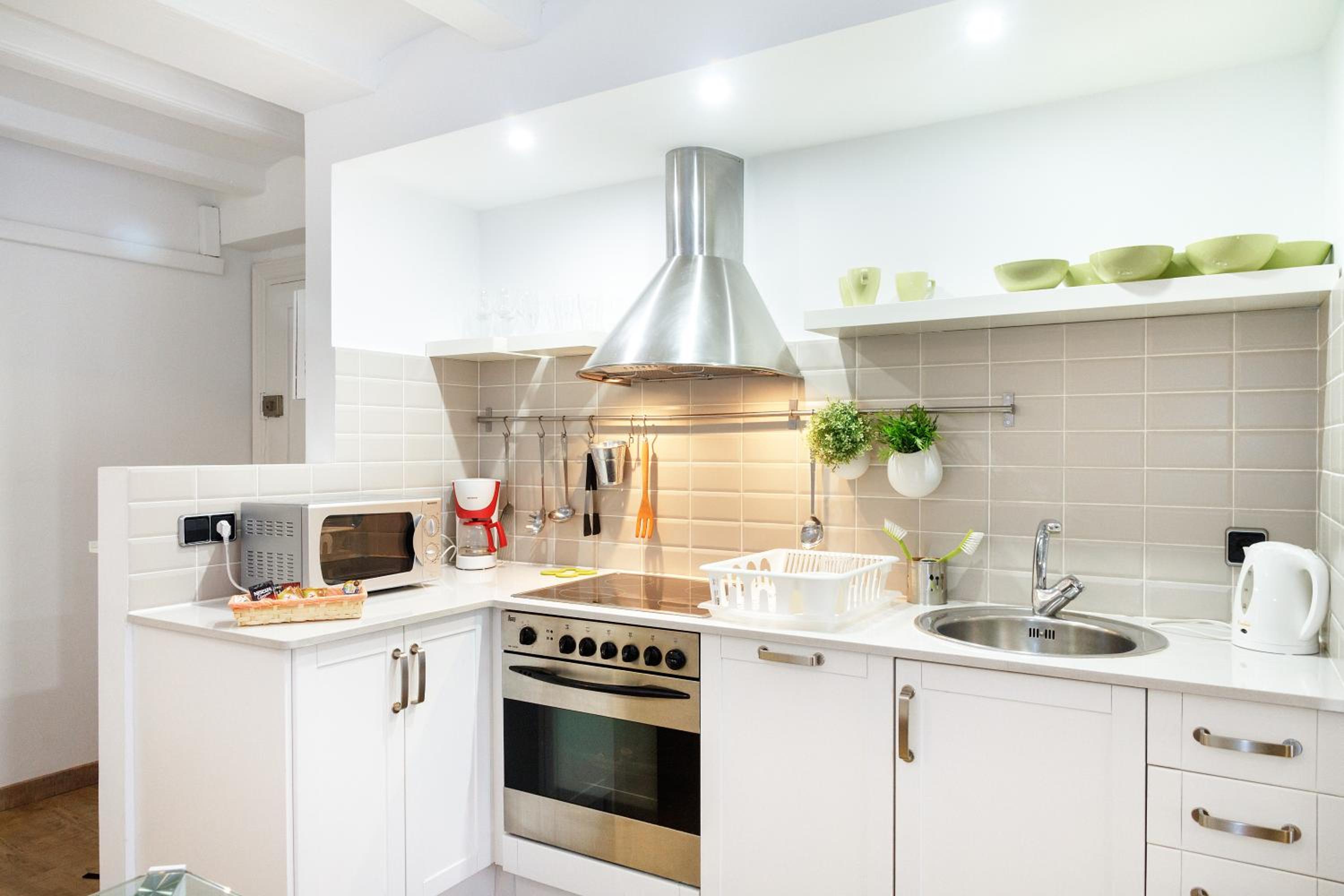 Two-Bedroom Apartment - Passatge Maiol Street photo 2