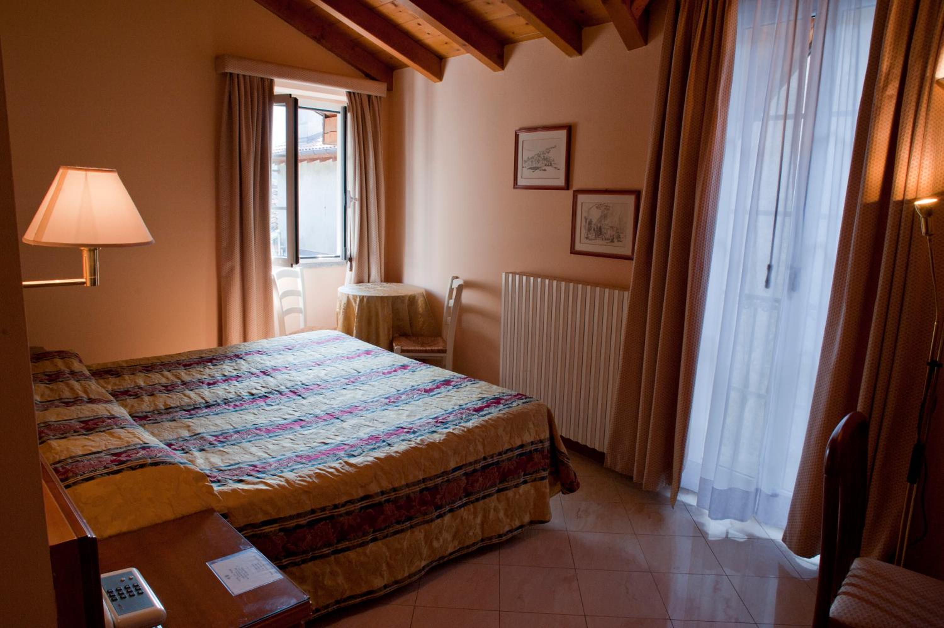 Double or Twin Room - Photo 2