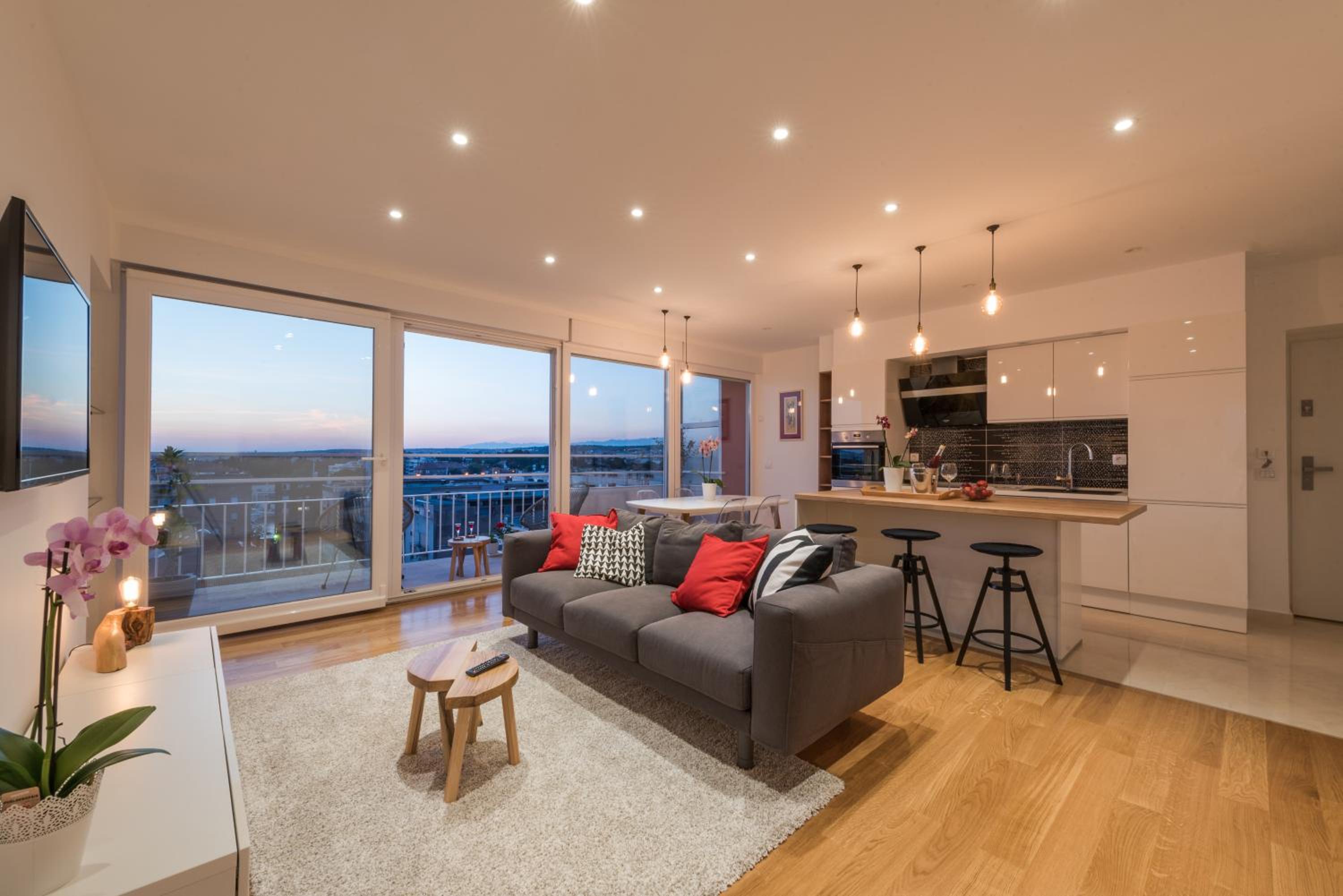 Apartment with Sea View - Photo 1