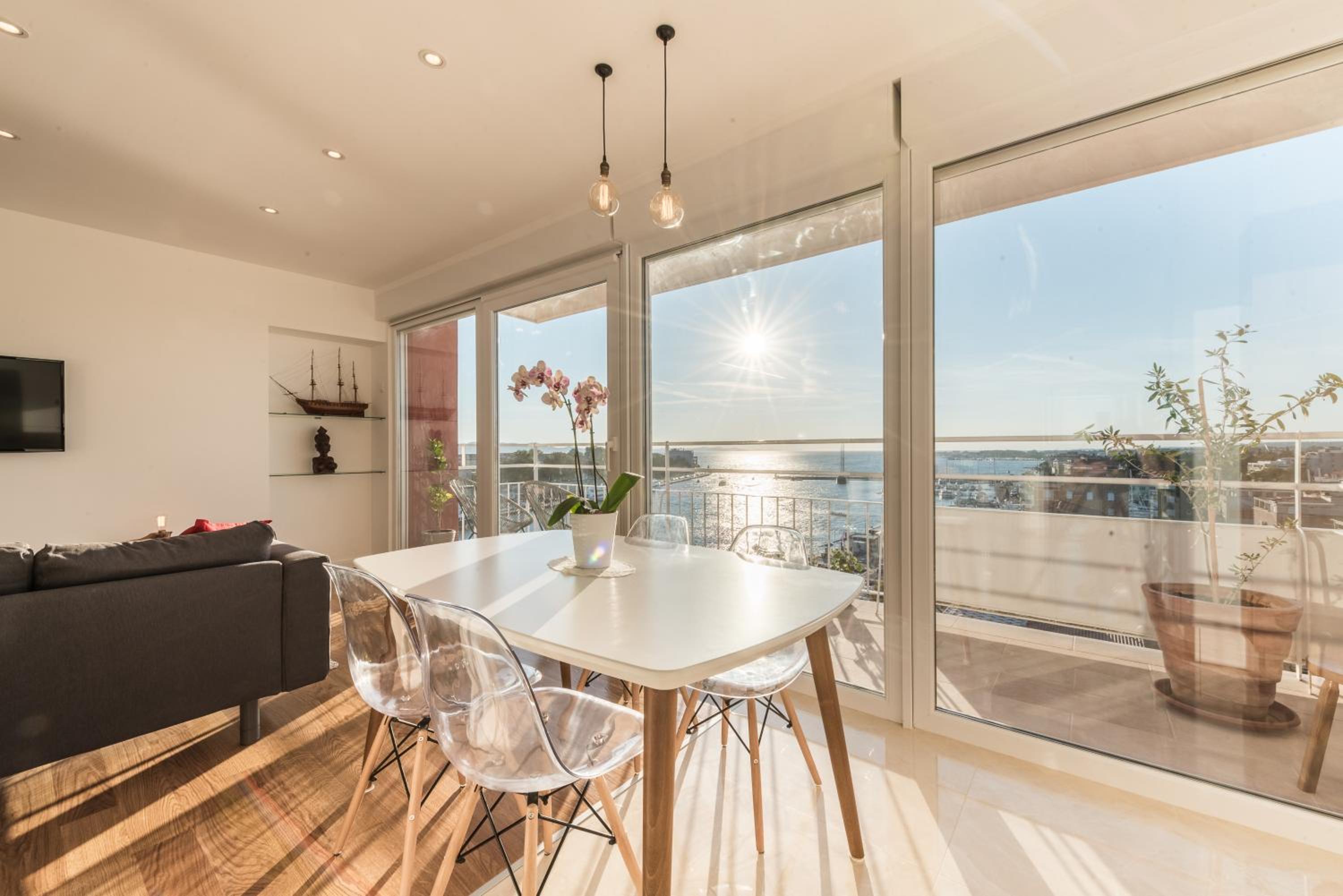 Apartment with Sea View - Photo 16