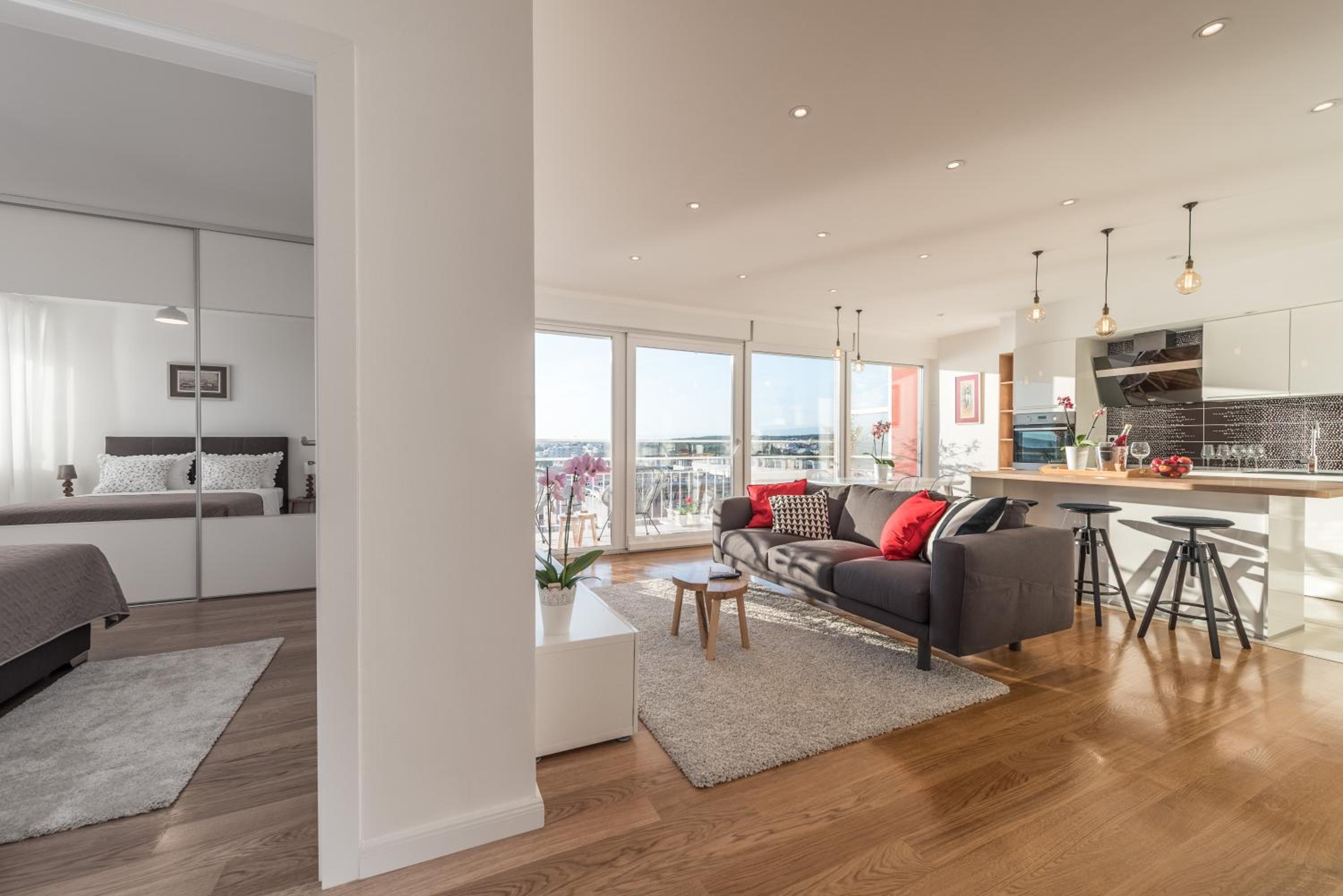 Apartment with Sea View - Photo 12