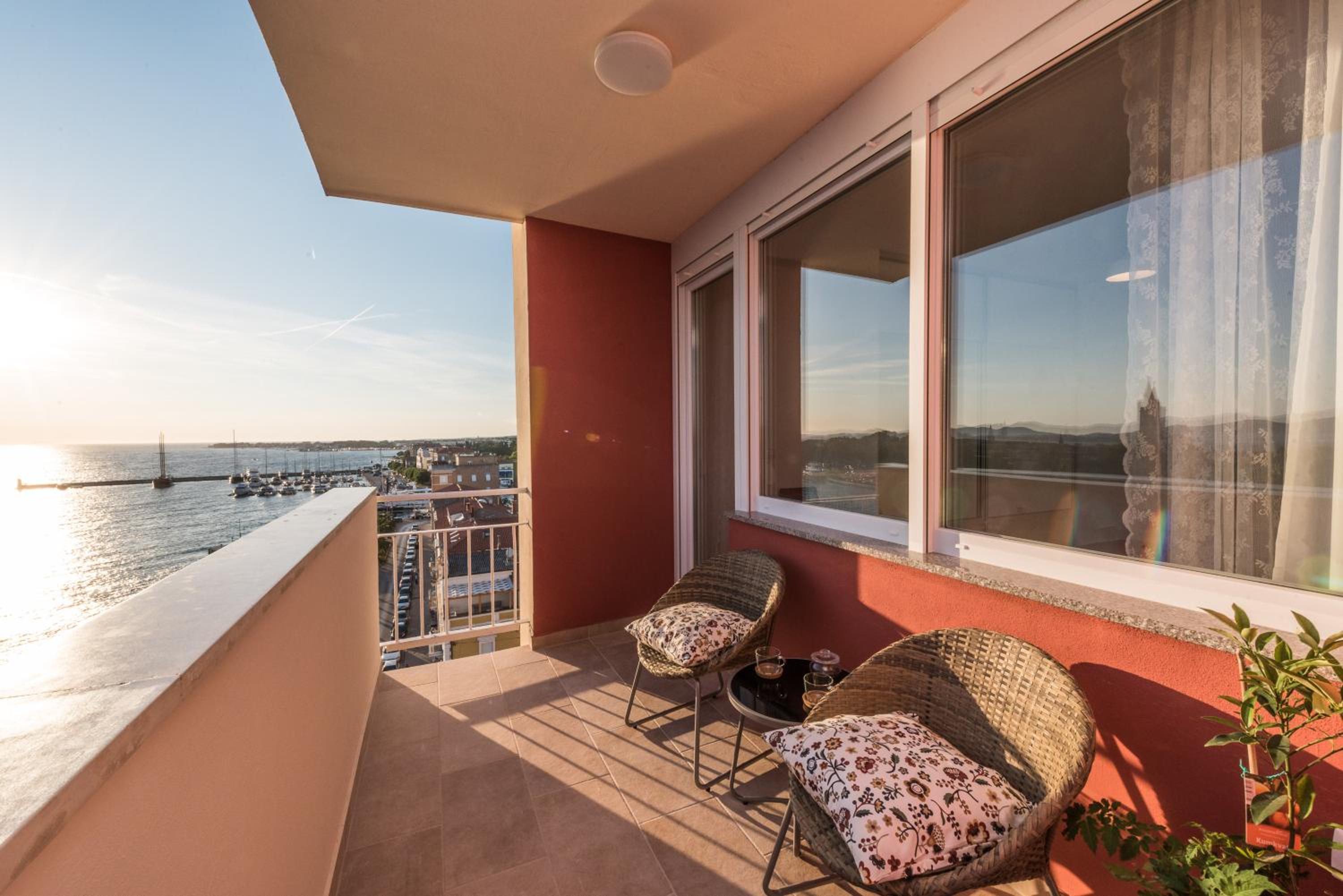 Apartment with Sea View - Photo 14