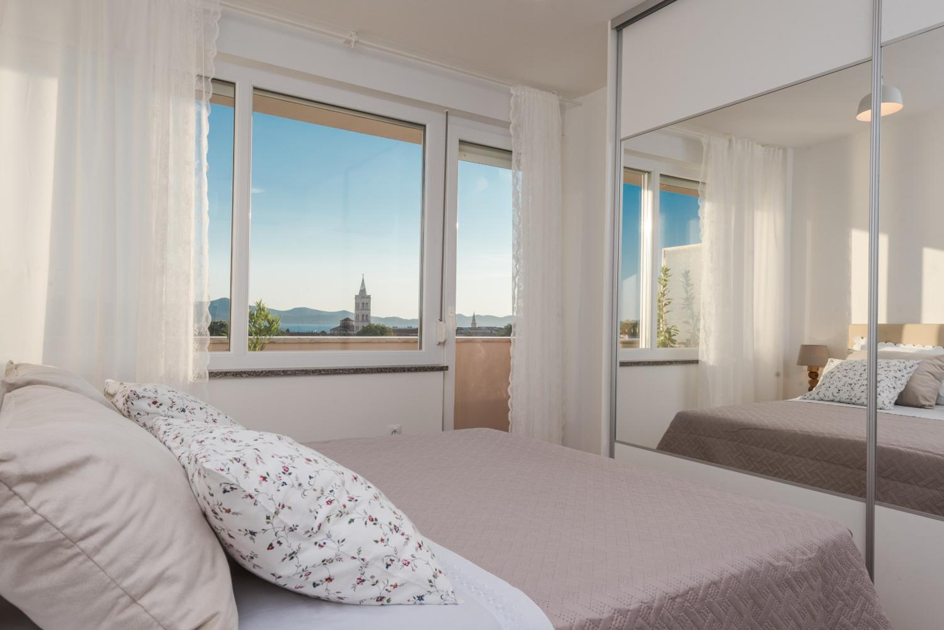 Apartment with Sea View - Photo 19
