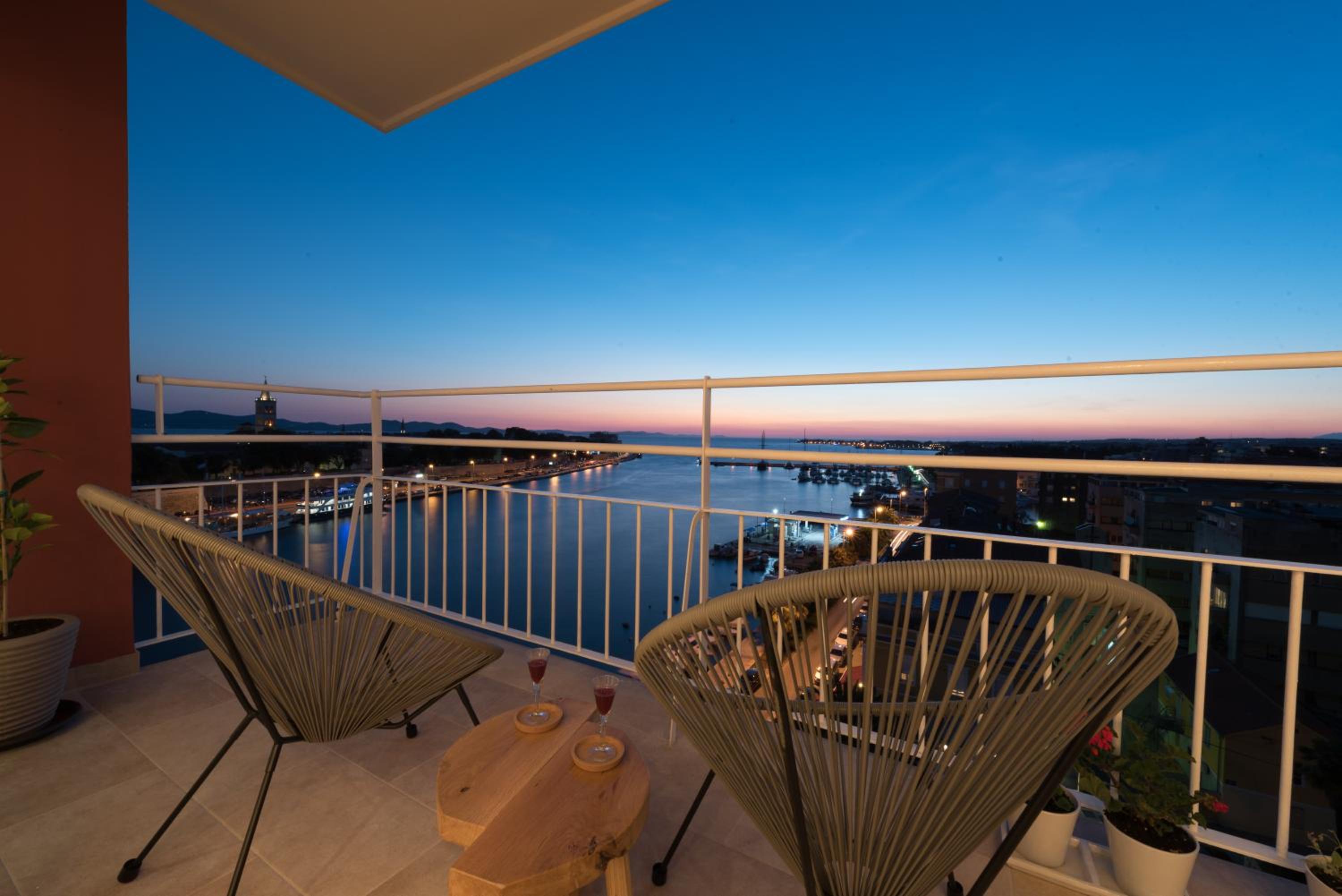 Apartment with Sea View - Photo 20