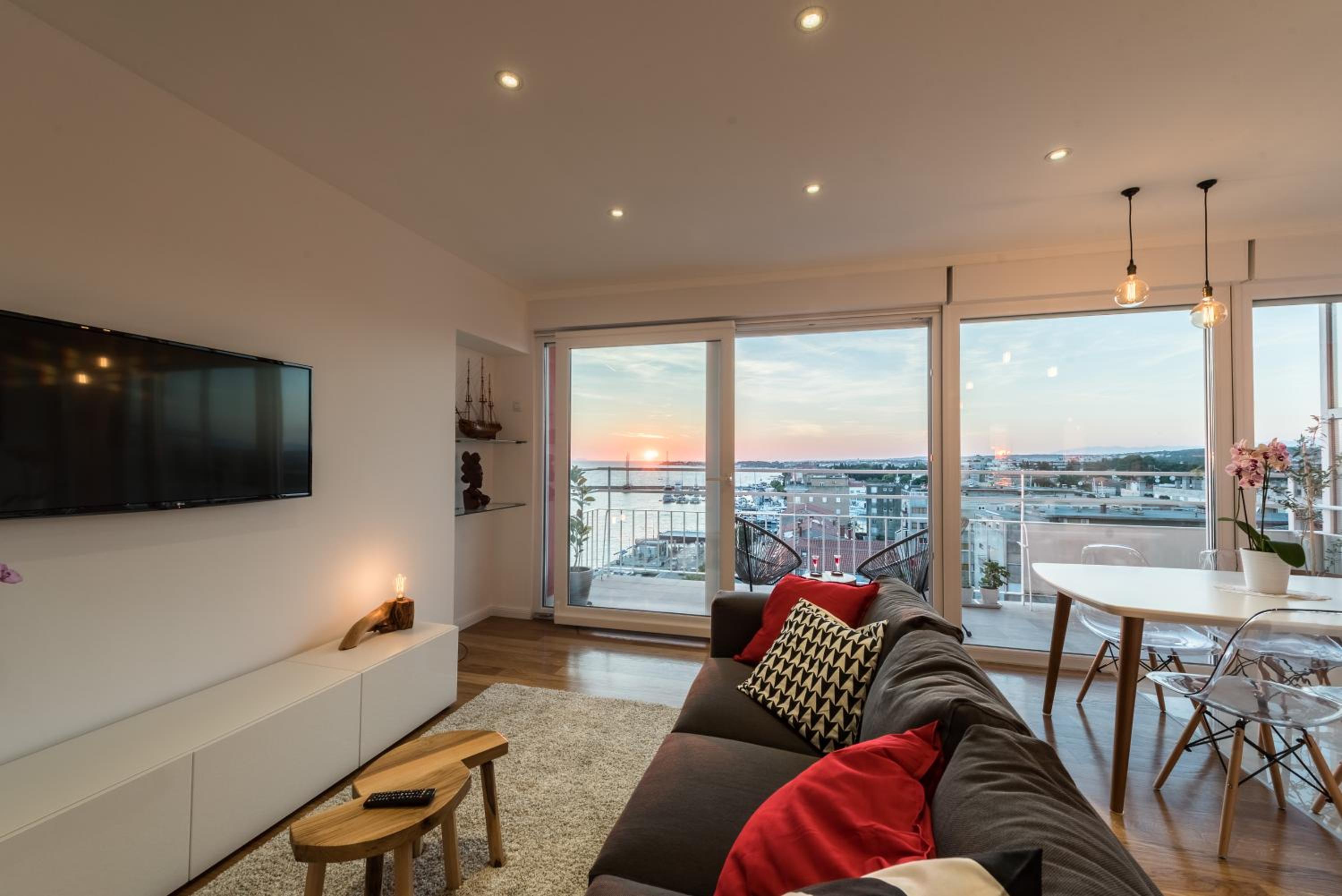 Apartment with Sea View - Photo 24