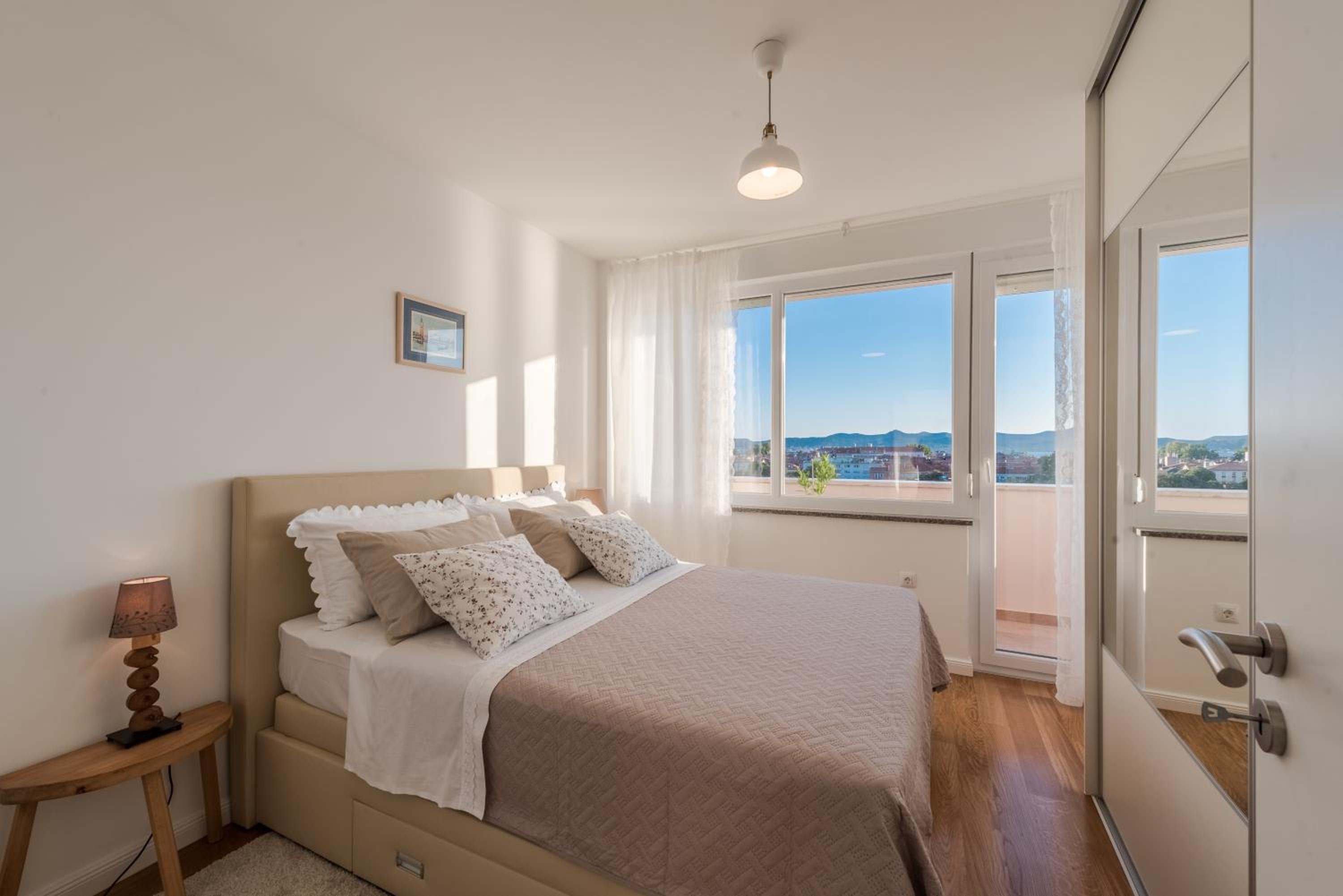 Apartment with Sea View - Photo 25