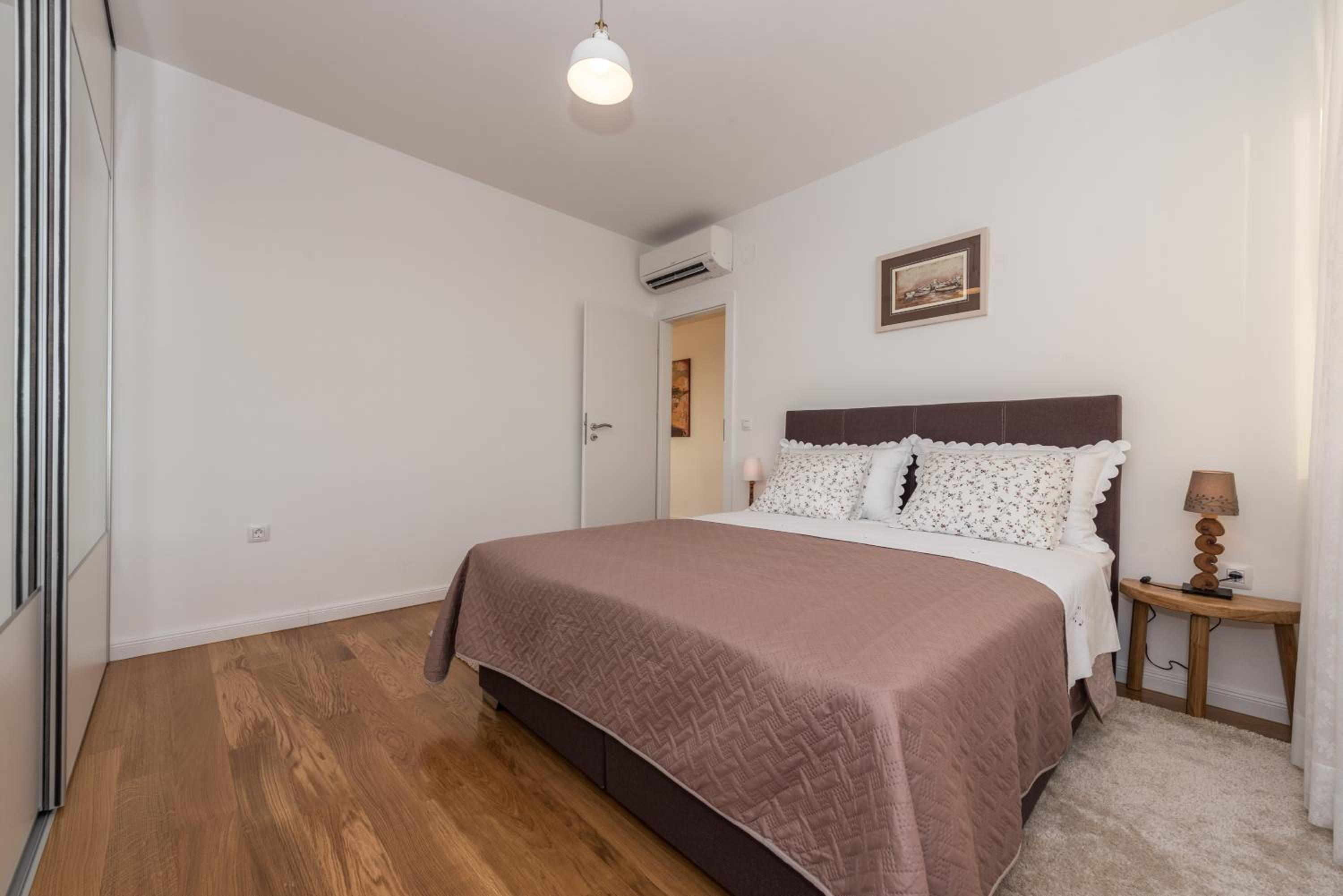 Apartment with Sea View - Photo 27