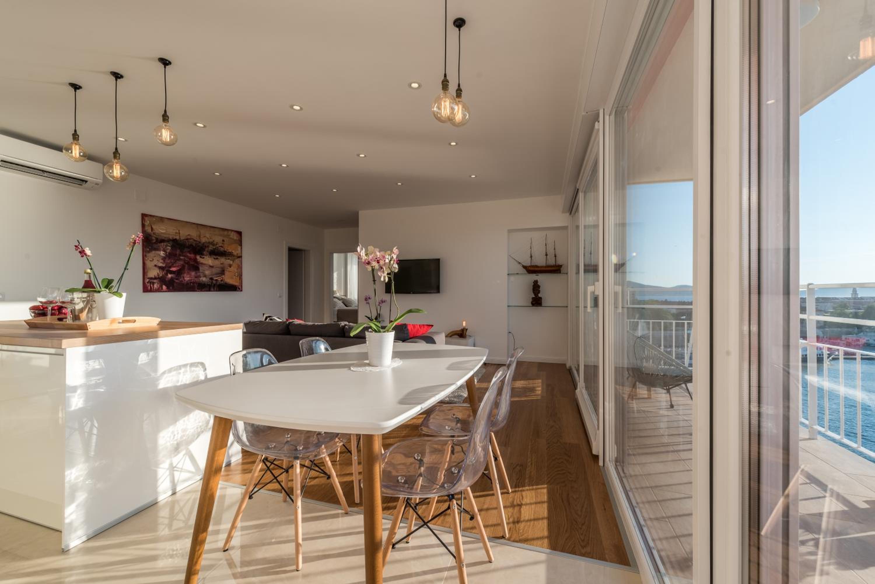 Apartment with Sea View - Photo 28