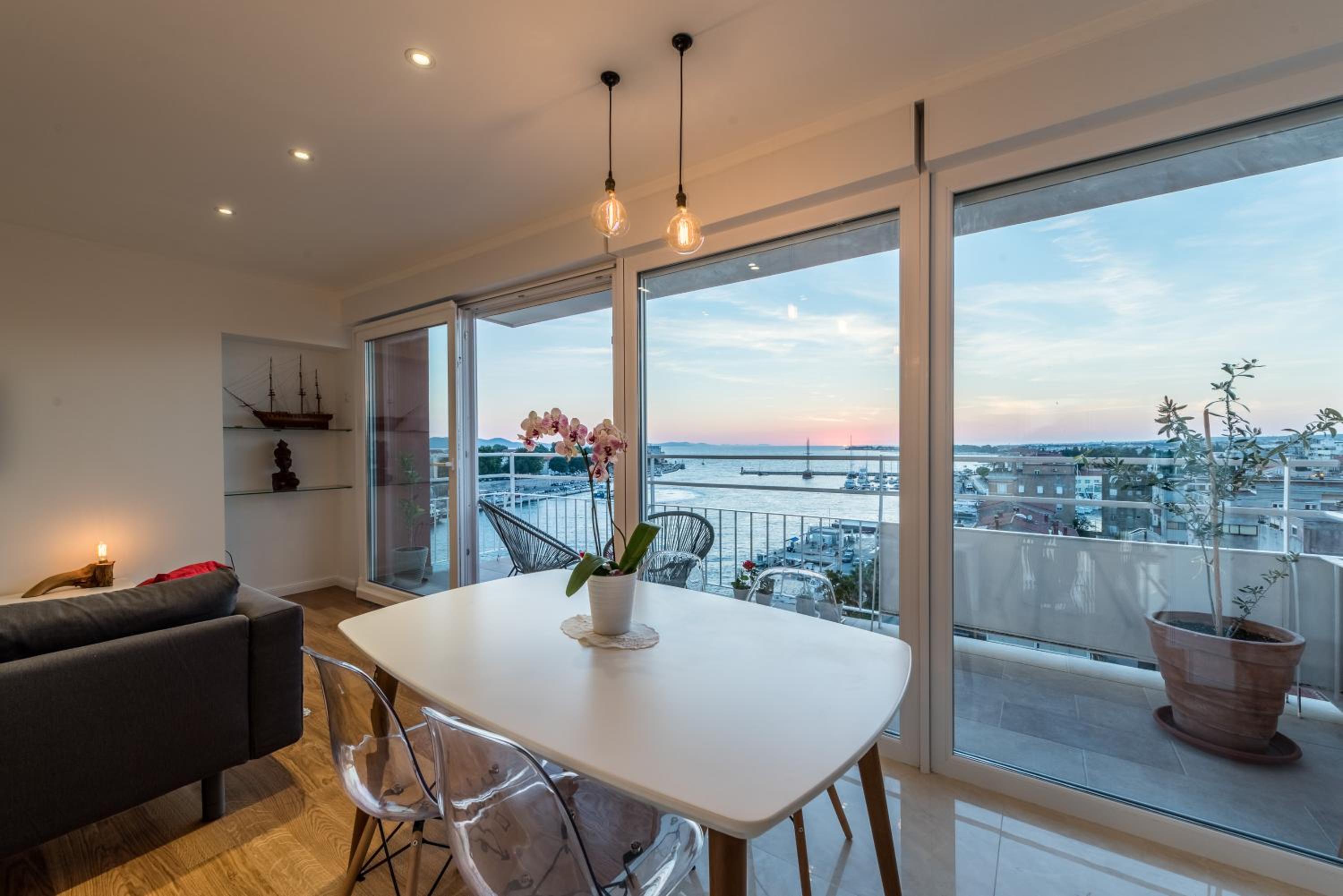 Apartment with Sea View - Photo 29