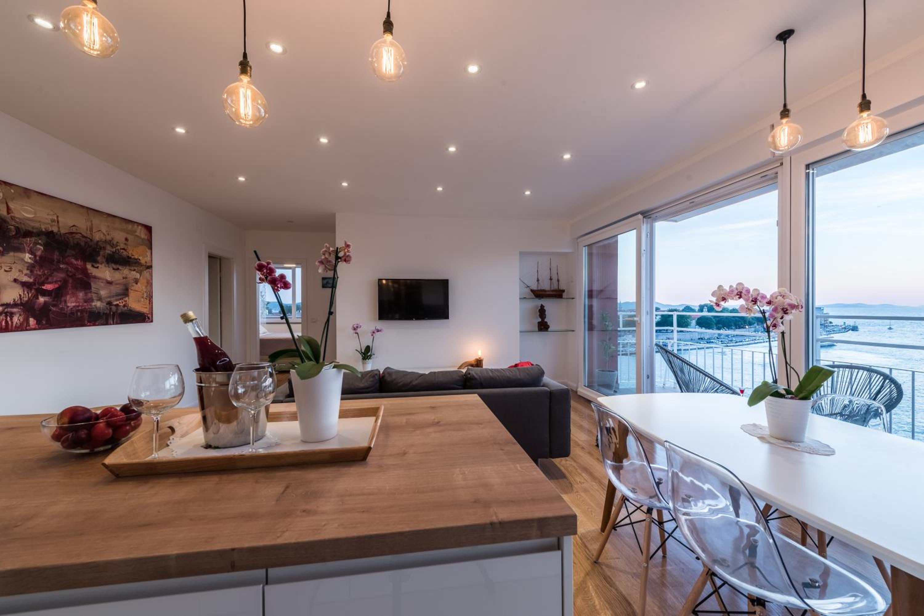 Apartment with Sea View - Photo 31