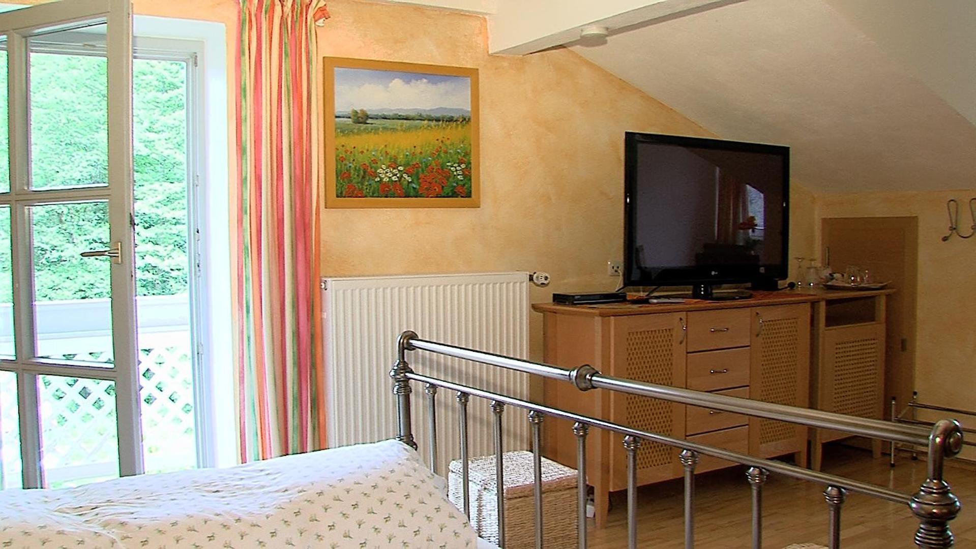 Large Double Room photo 1