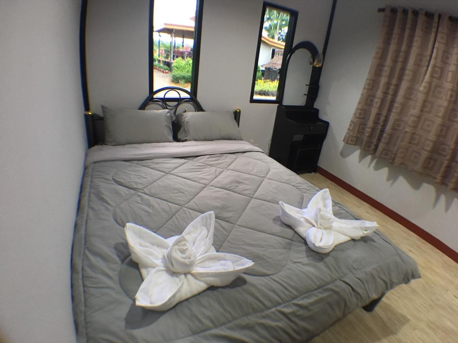 Standard Double Room - Photo 15