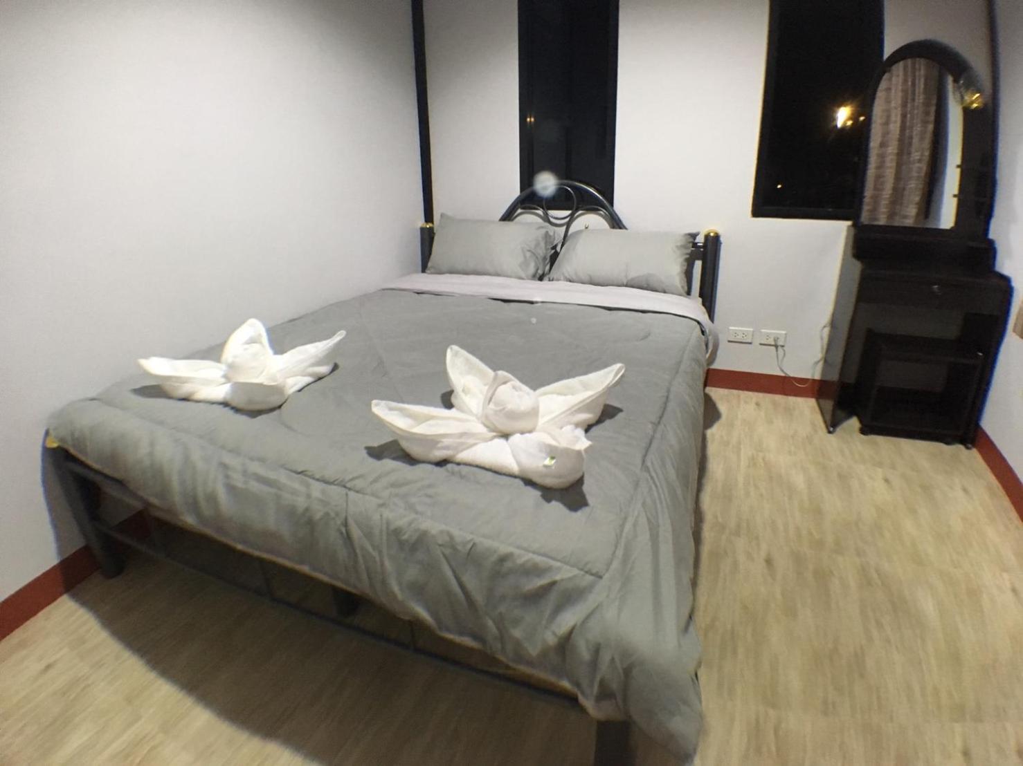 Standard Double Room - Photo 12
